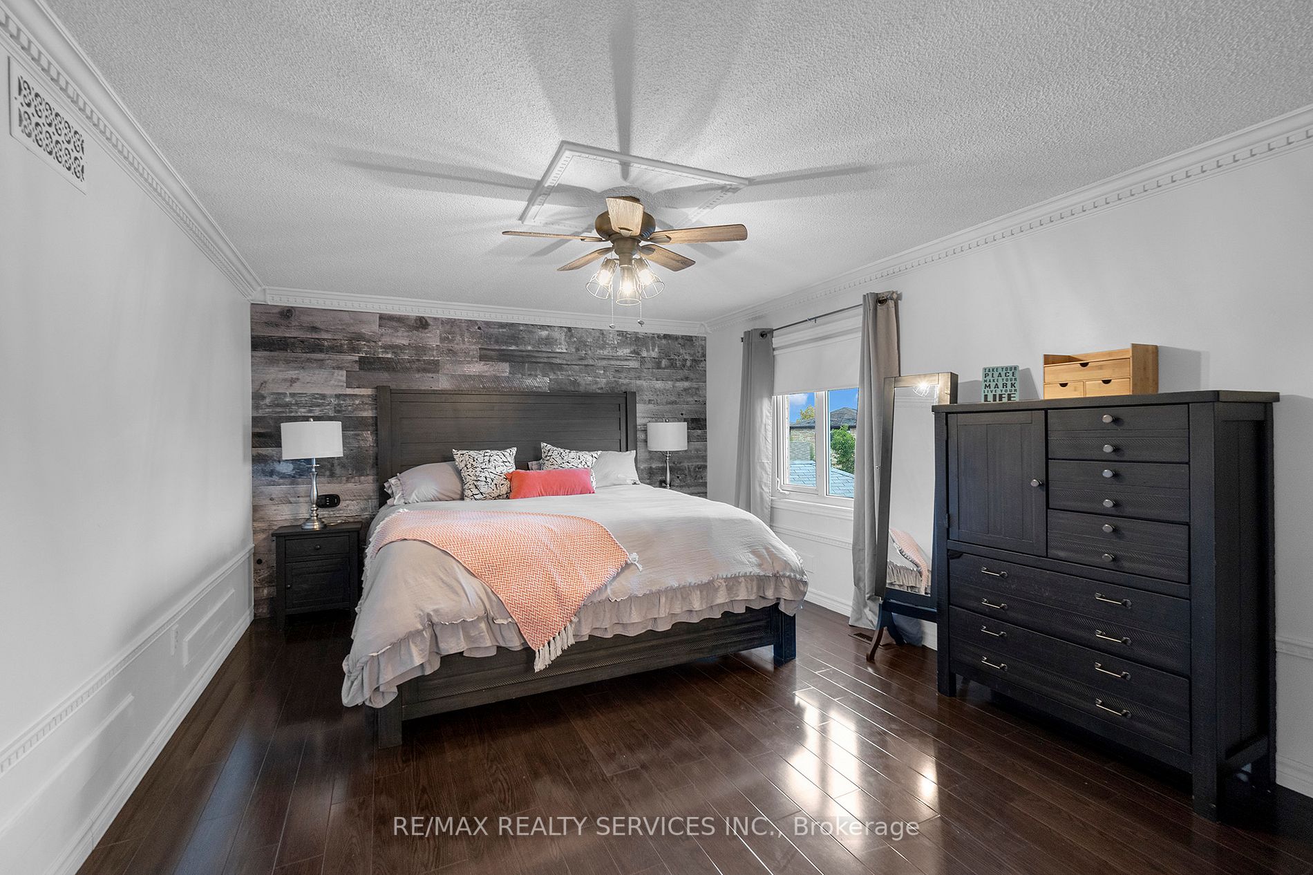 12 Crandall Crt