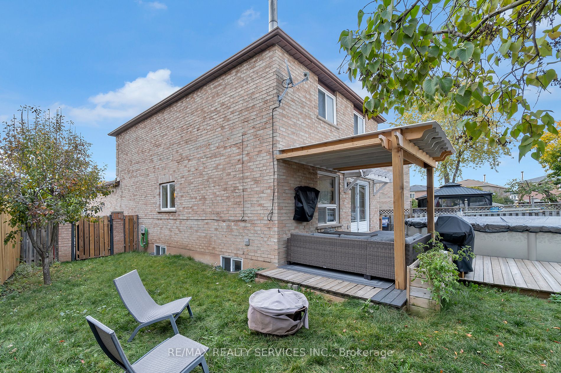 12 Crandall Crt
