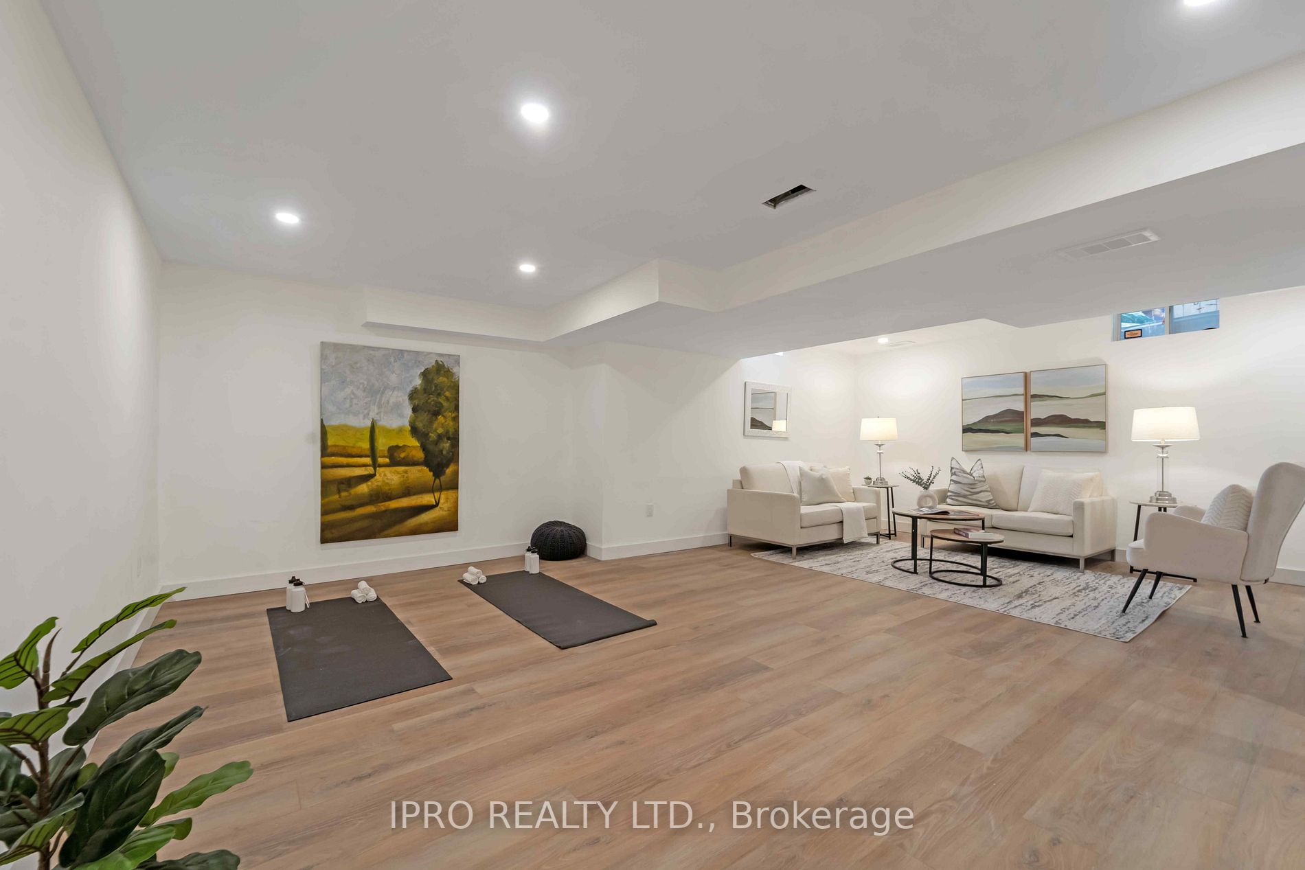162 Ellis Cres