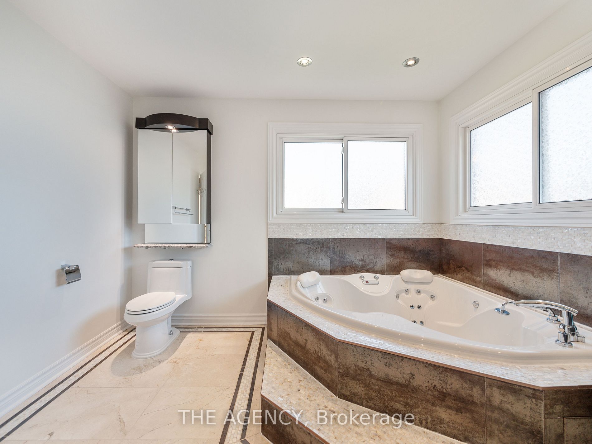 3538 Burgess Cres