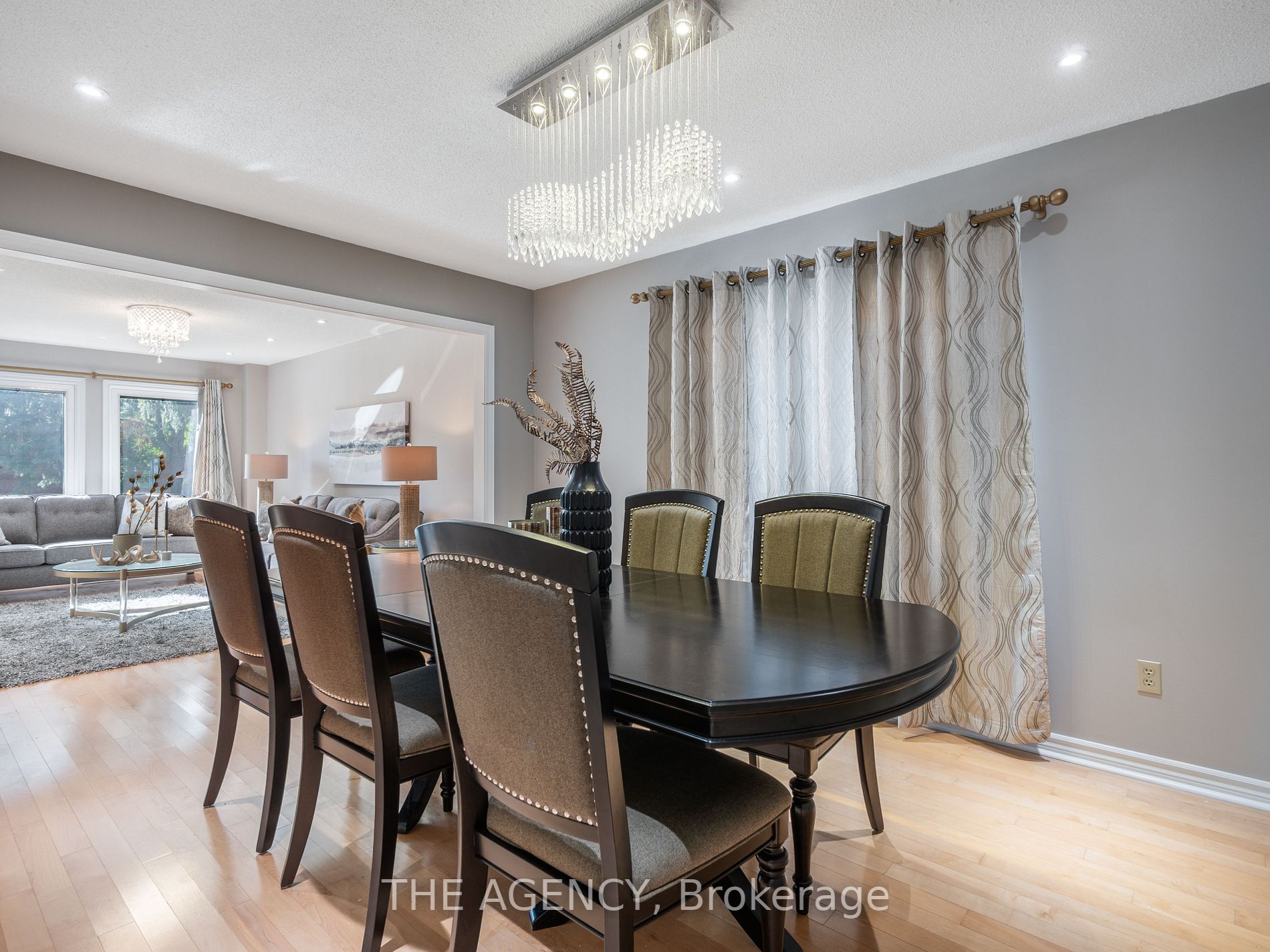 3538 Burgess Cres