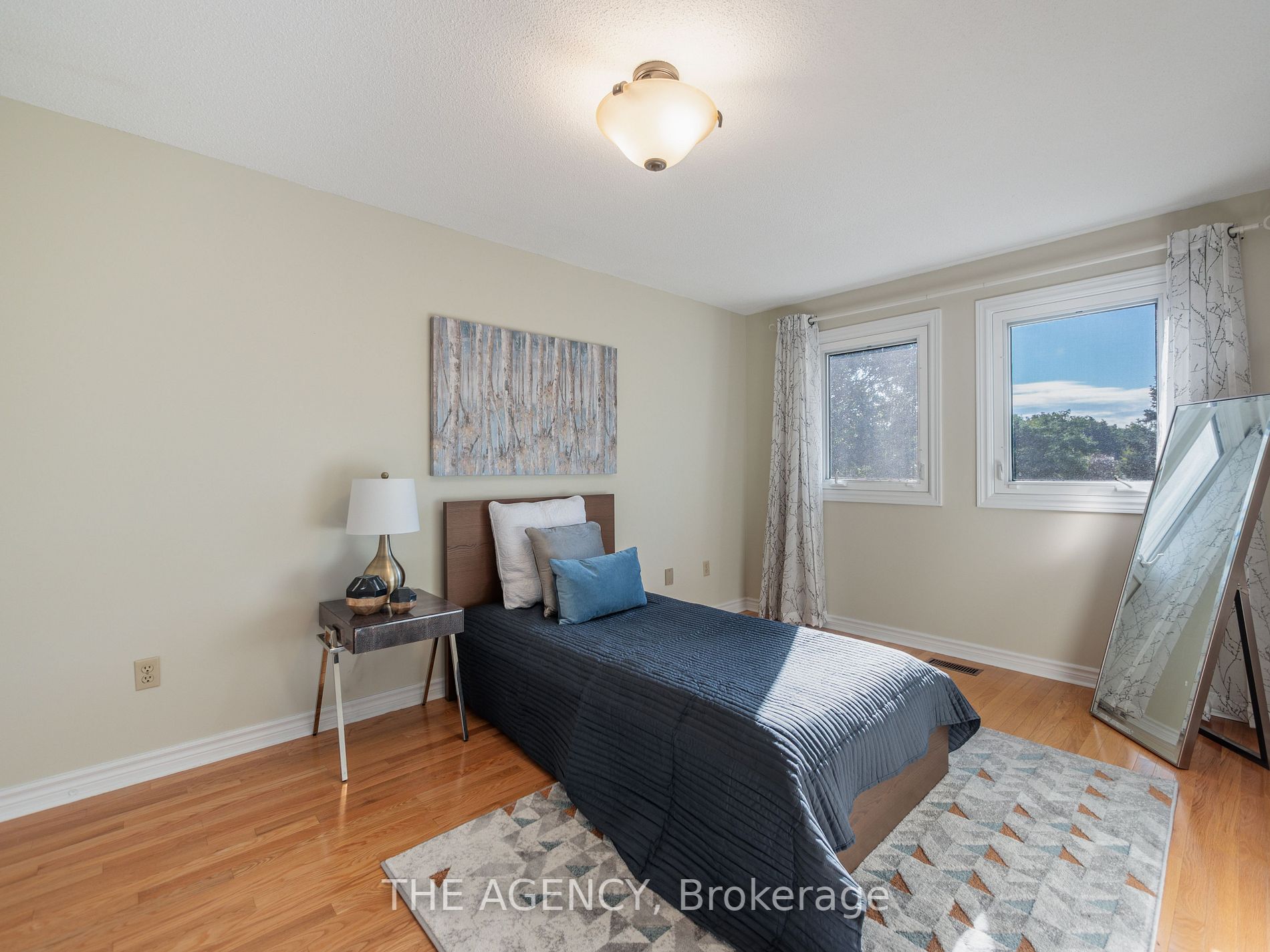 3538 Burgess Cres