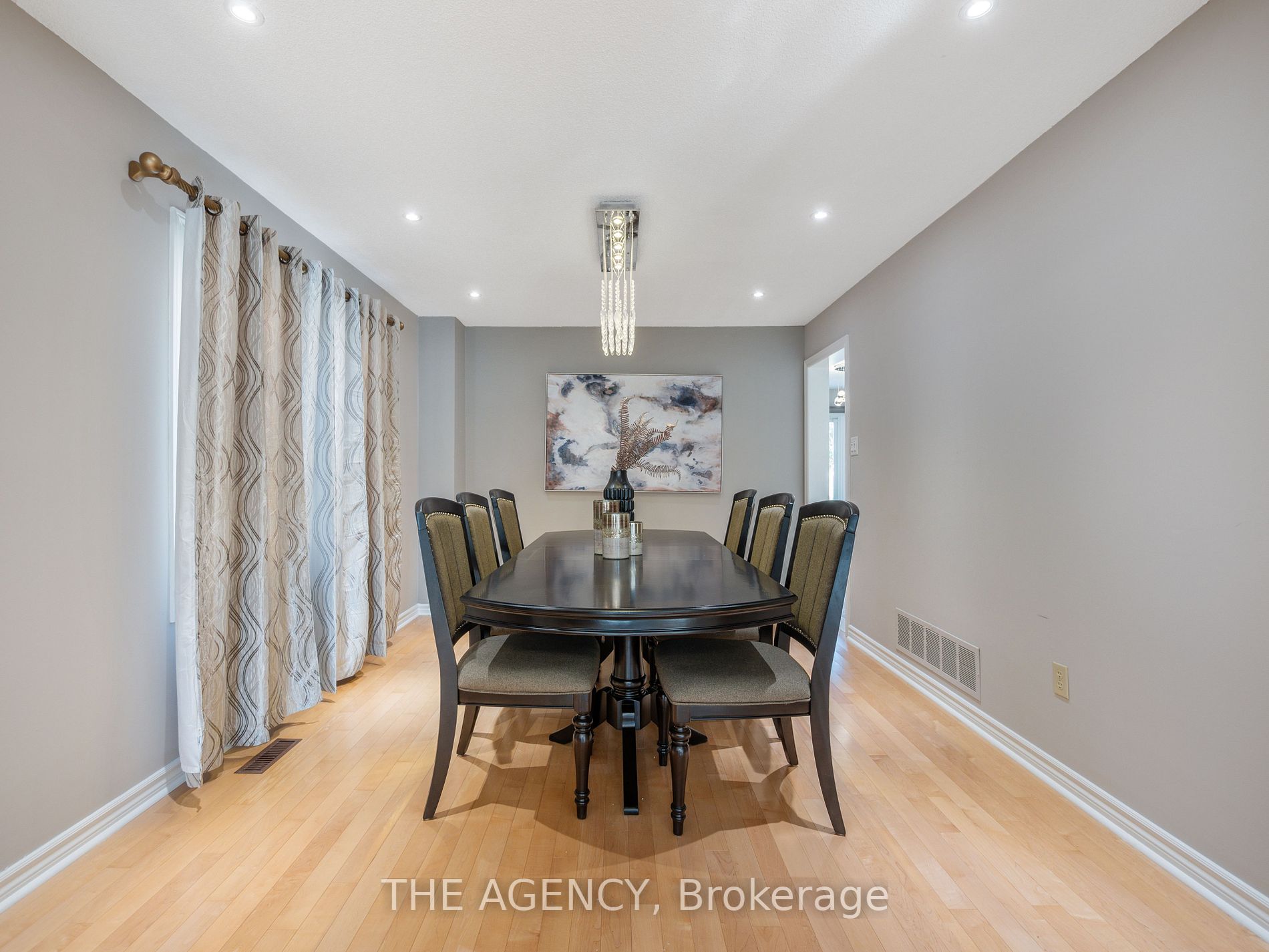 3538 Burgess Cres