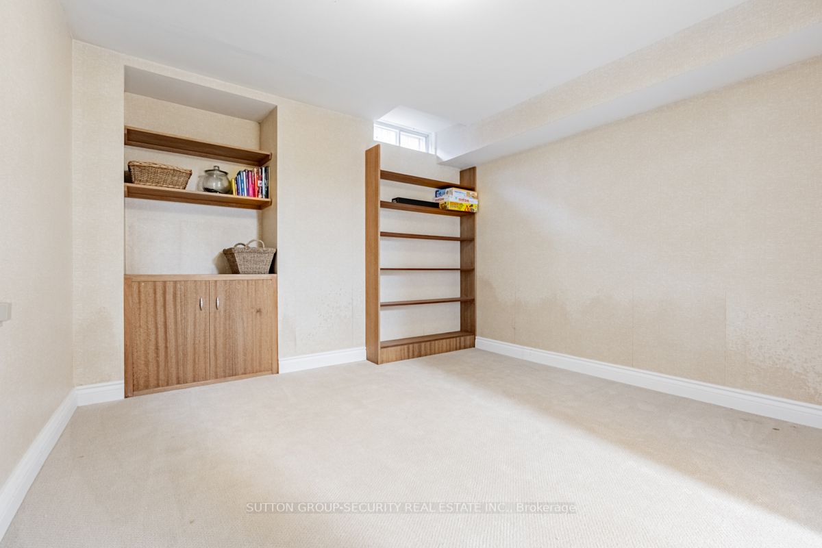 292 Crestwood Rd