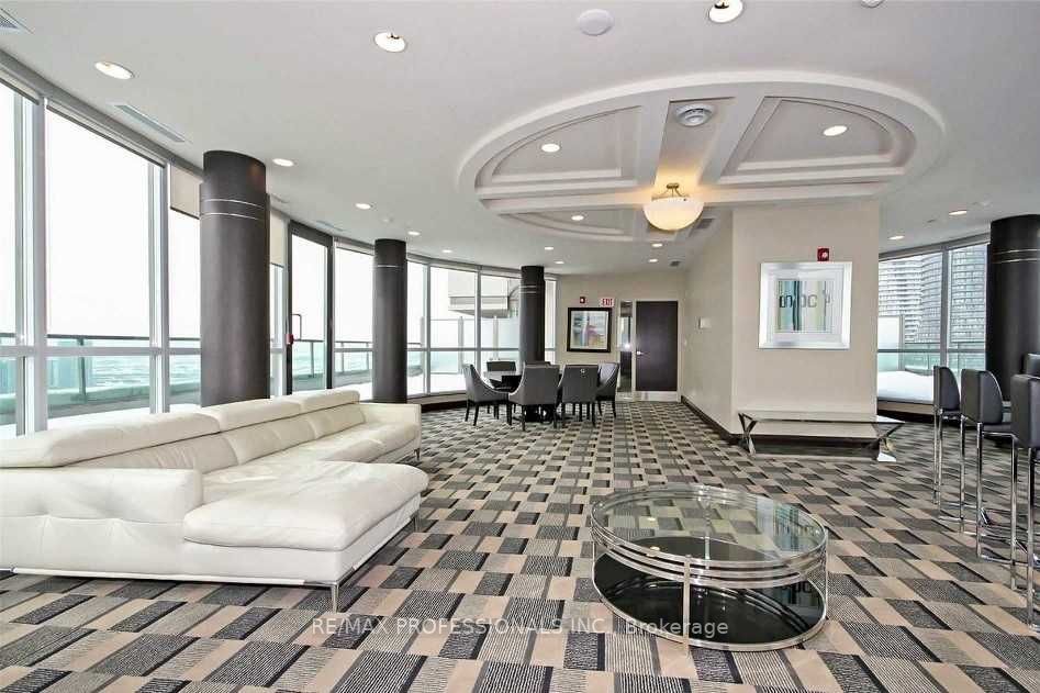 208 Enfield Pl, #2202