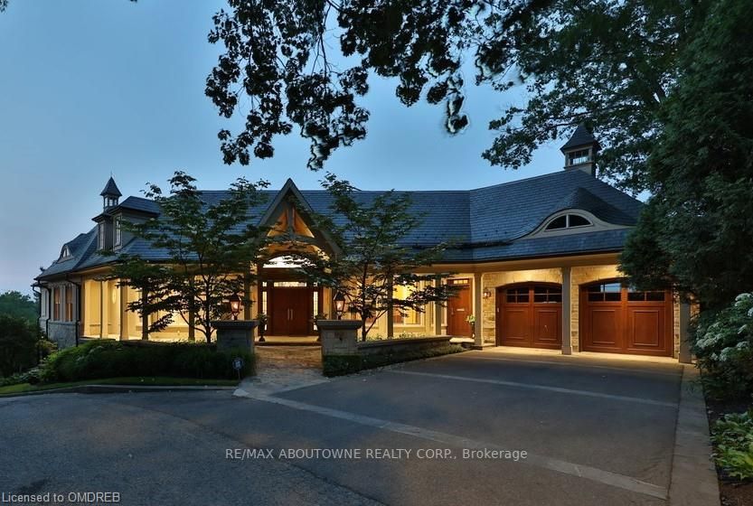 872 Whittier Cres