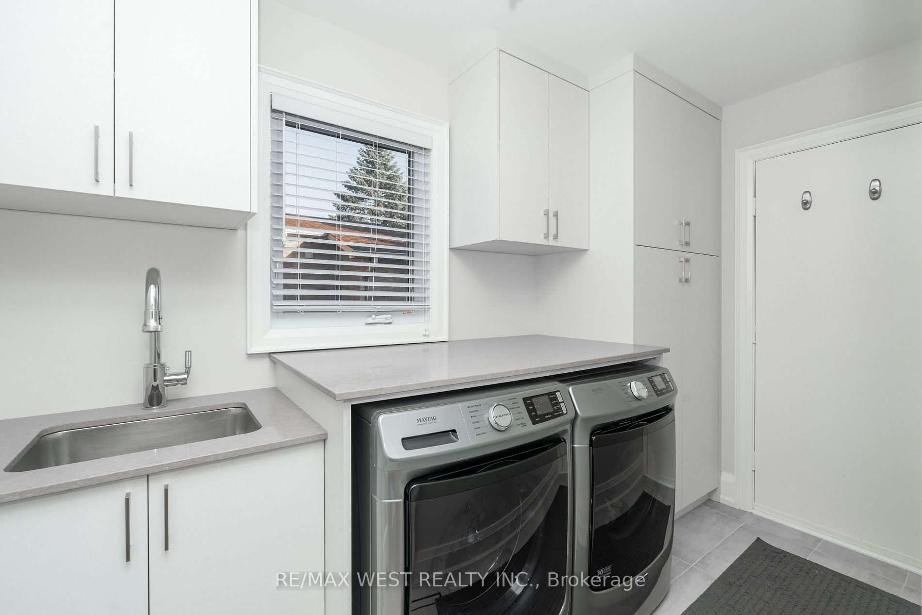 5 Hathaway Crt