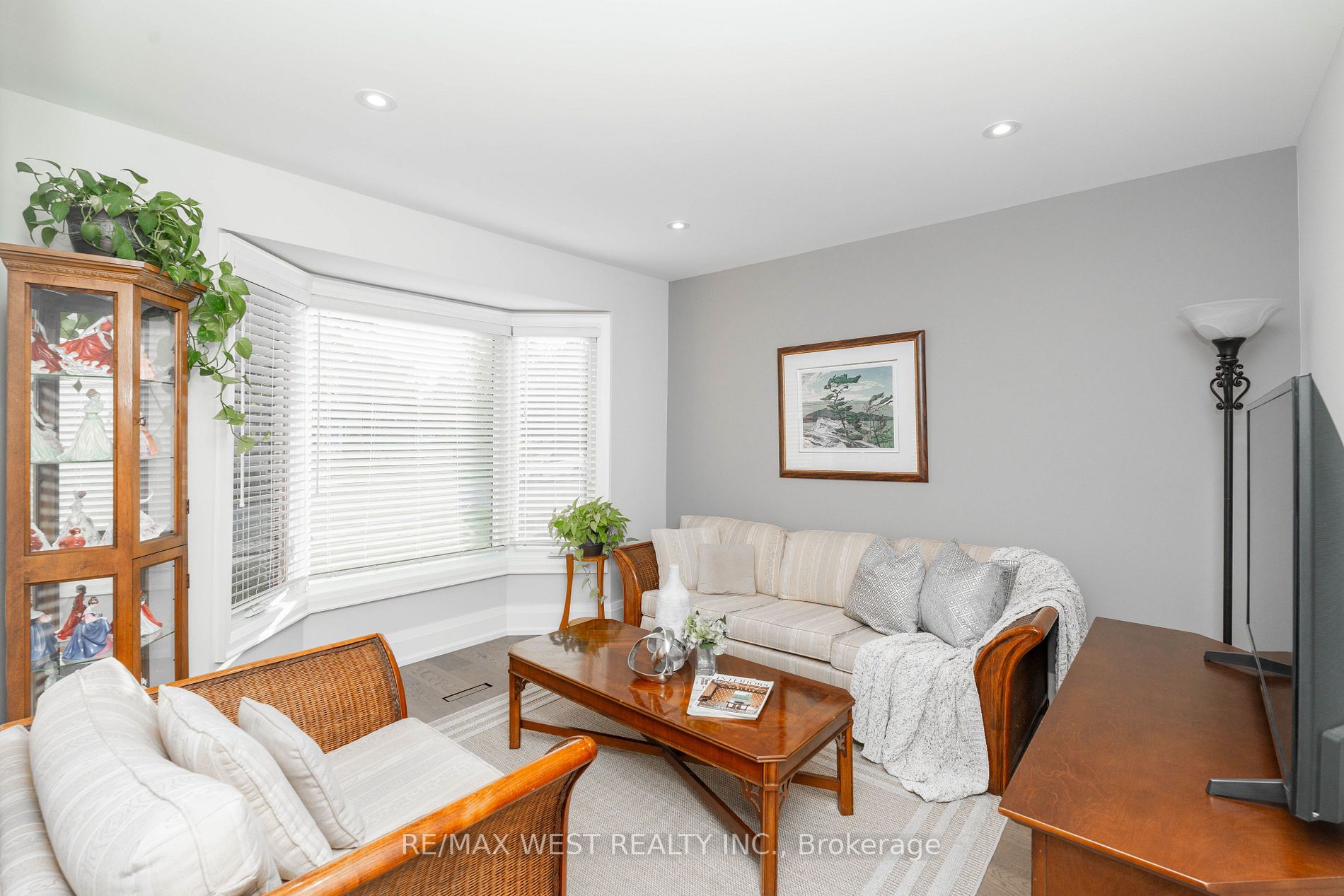 5 Hathaway Crt