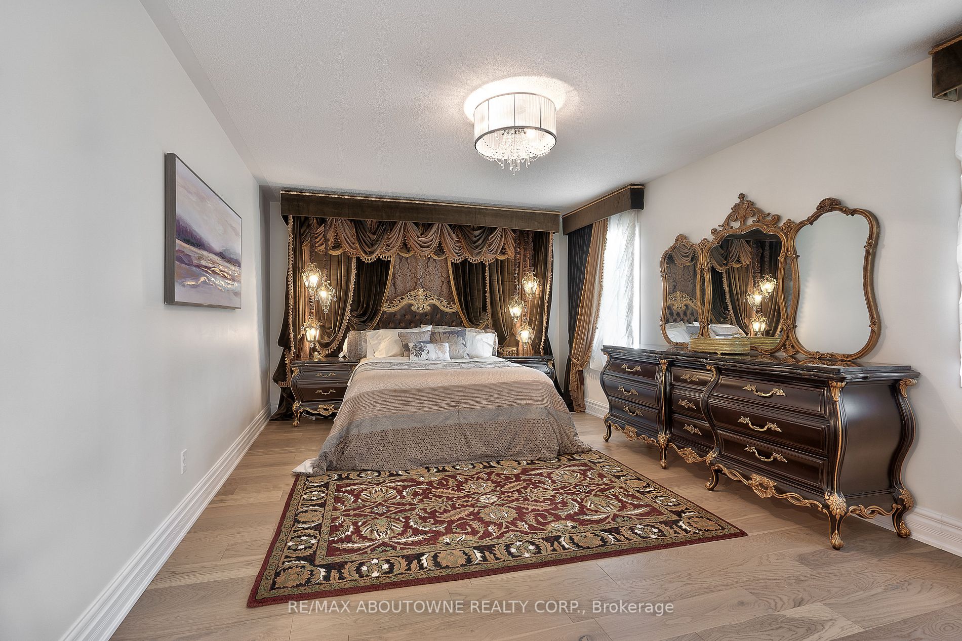 889 Stoutt Cres