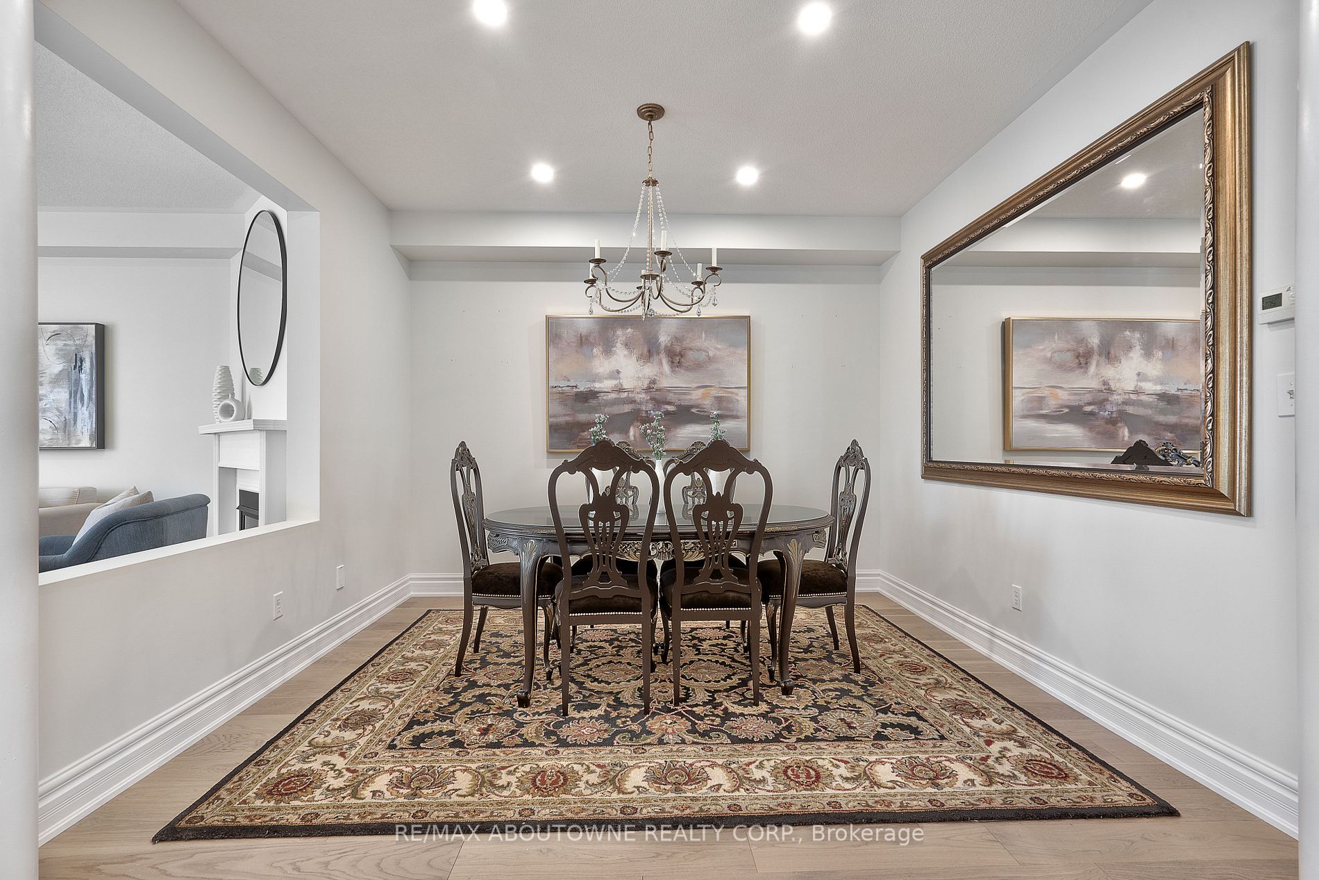 889 Stoutt Cres