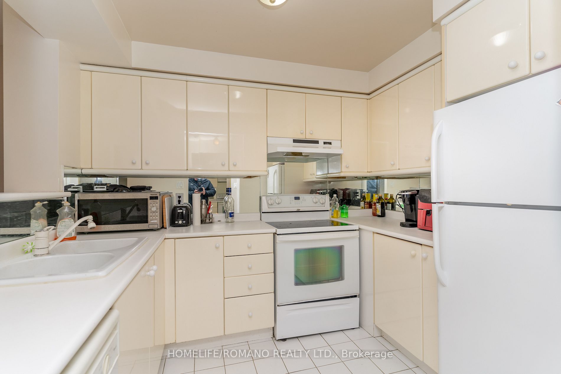 2287 Lake Shore Blvd W, #406
