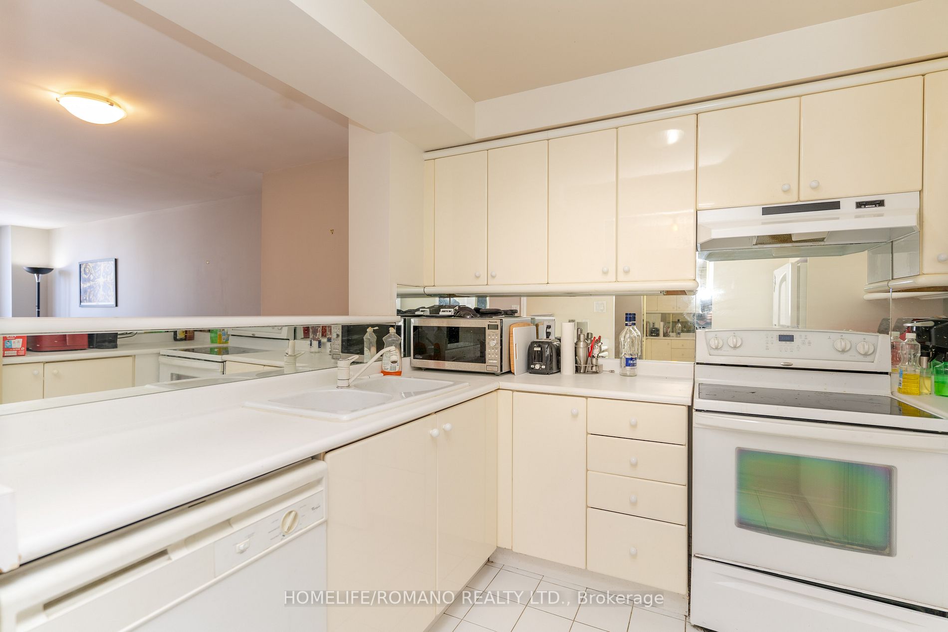 2287 Lake Shore Blvd W, #406