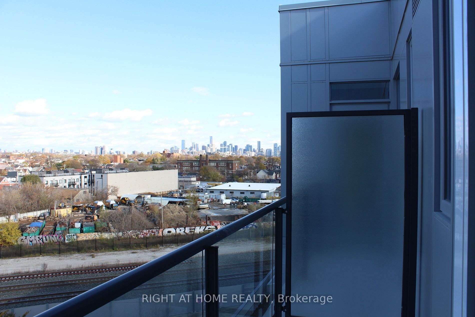 57 Brock Ave, #604