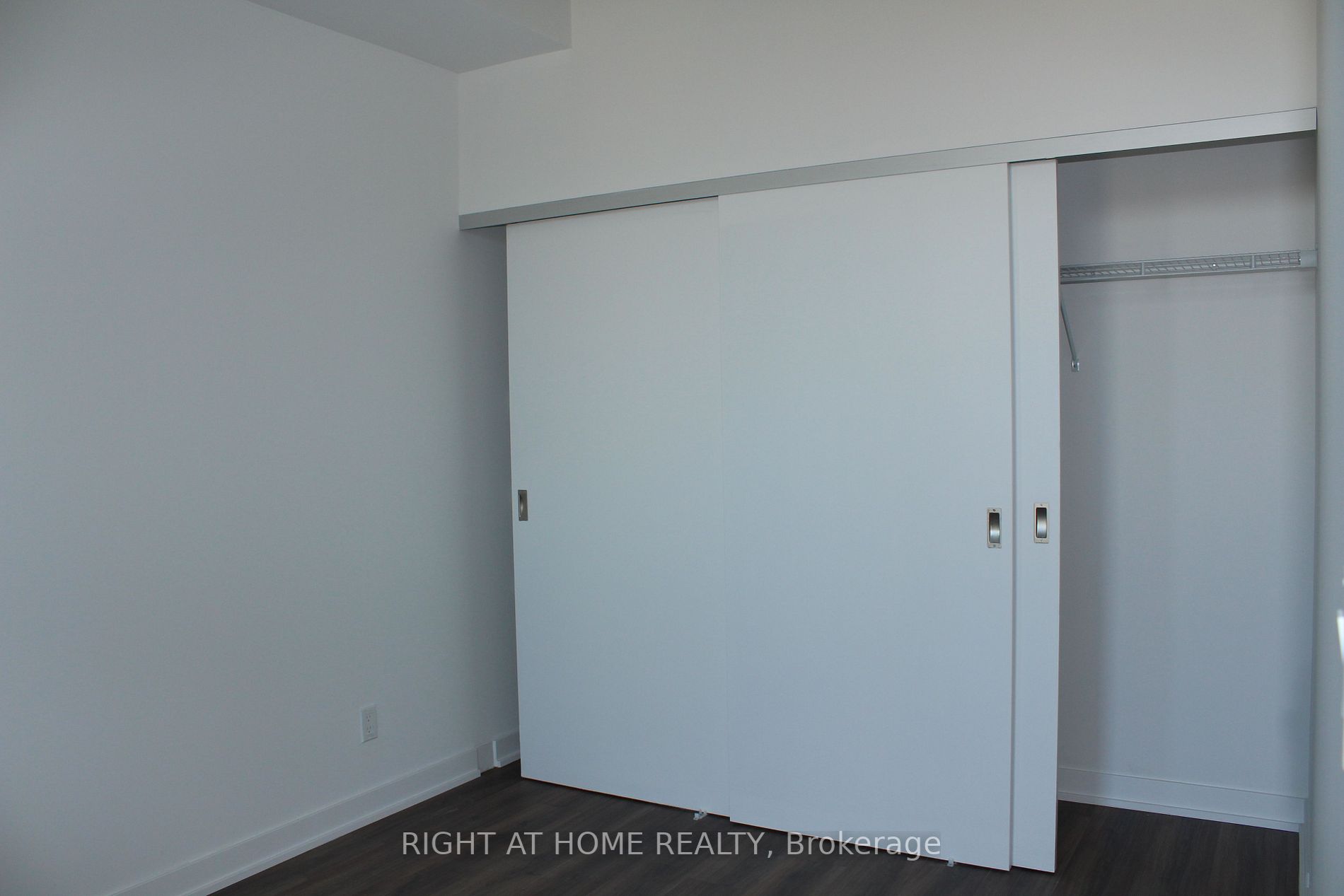 57 Brock Ave, #604