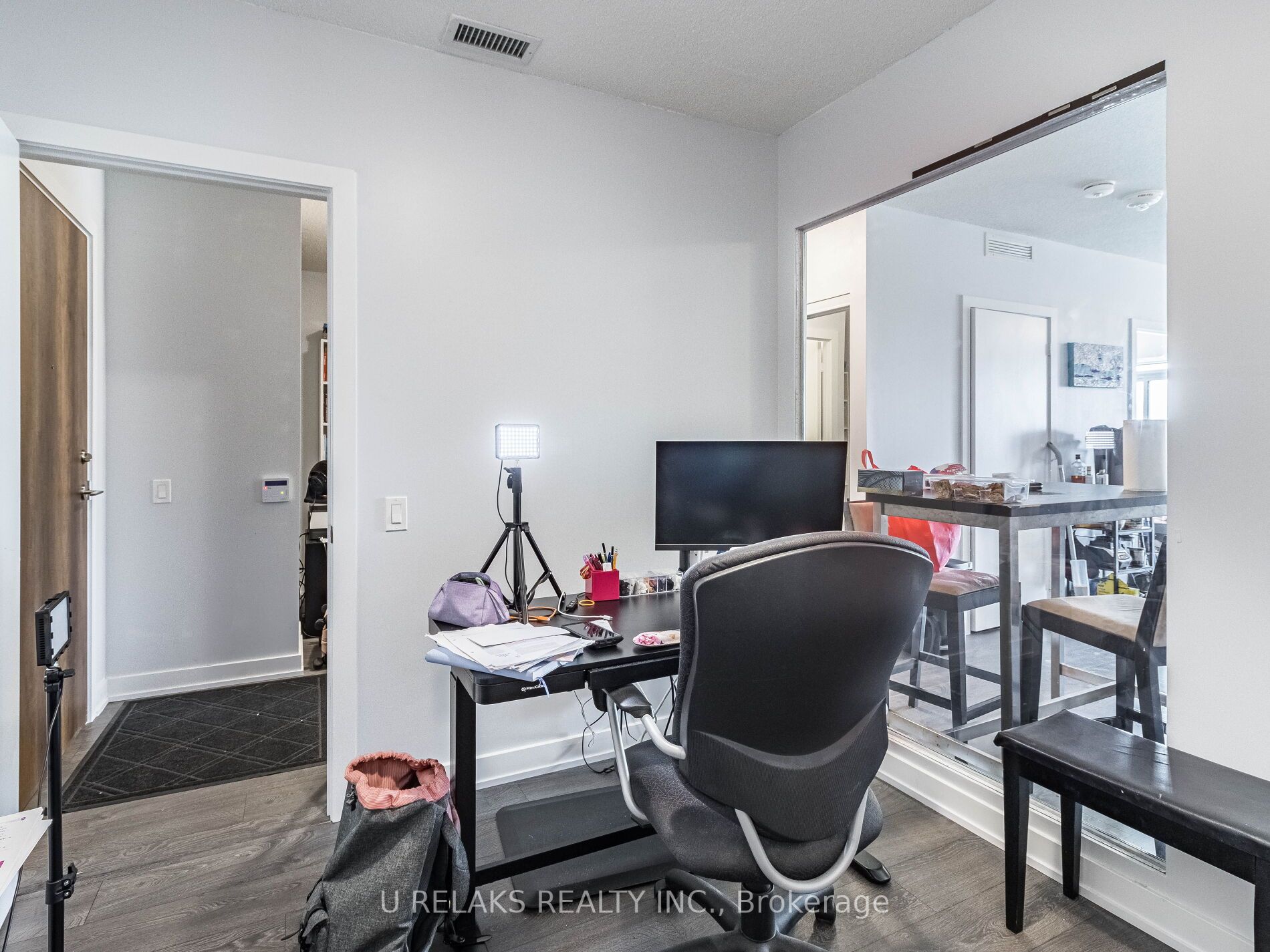 251 Manitoba St, #330