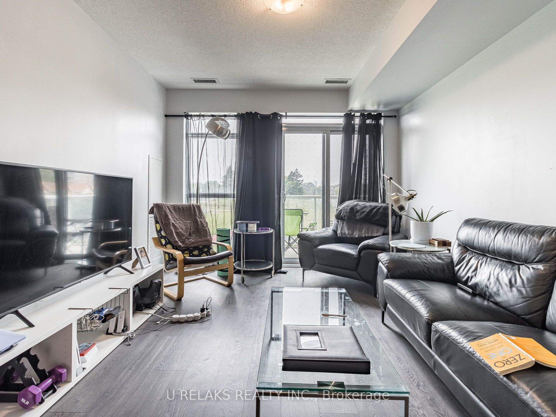 251 Manitoba St, #330