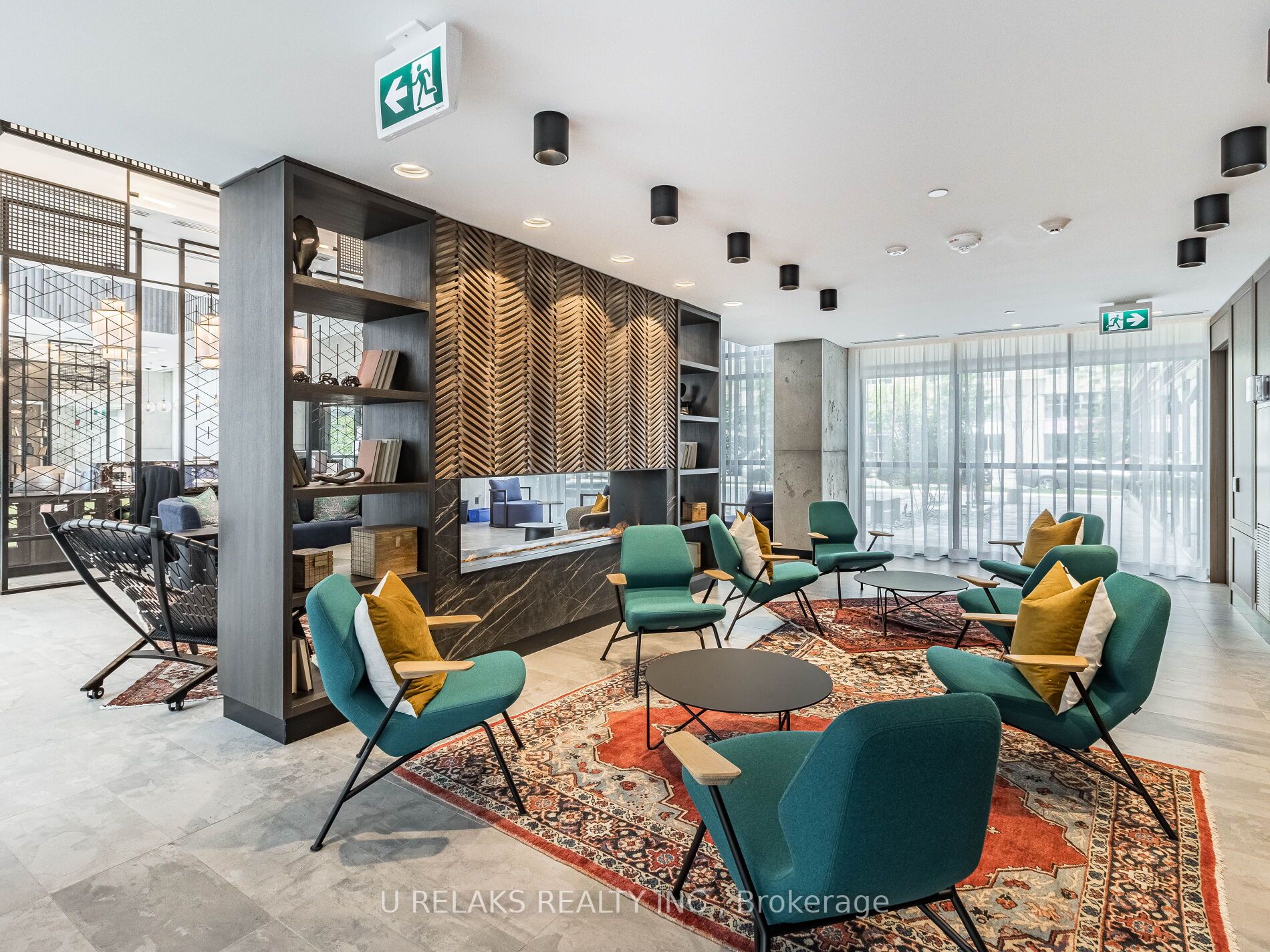 251 Manitoba St, #330