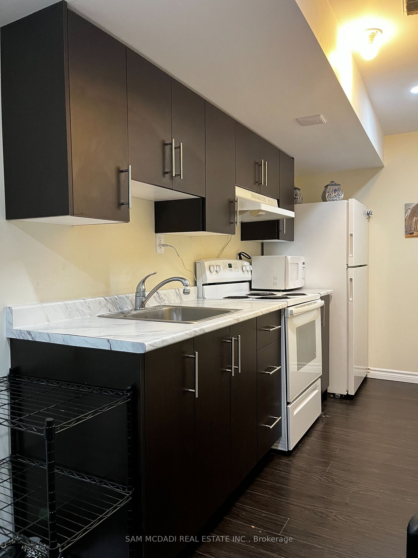 36 Edsel Rd