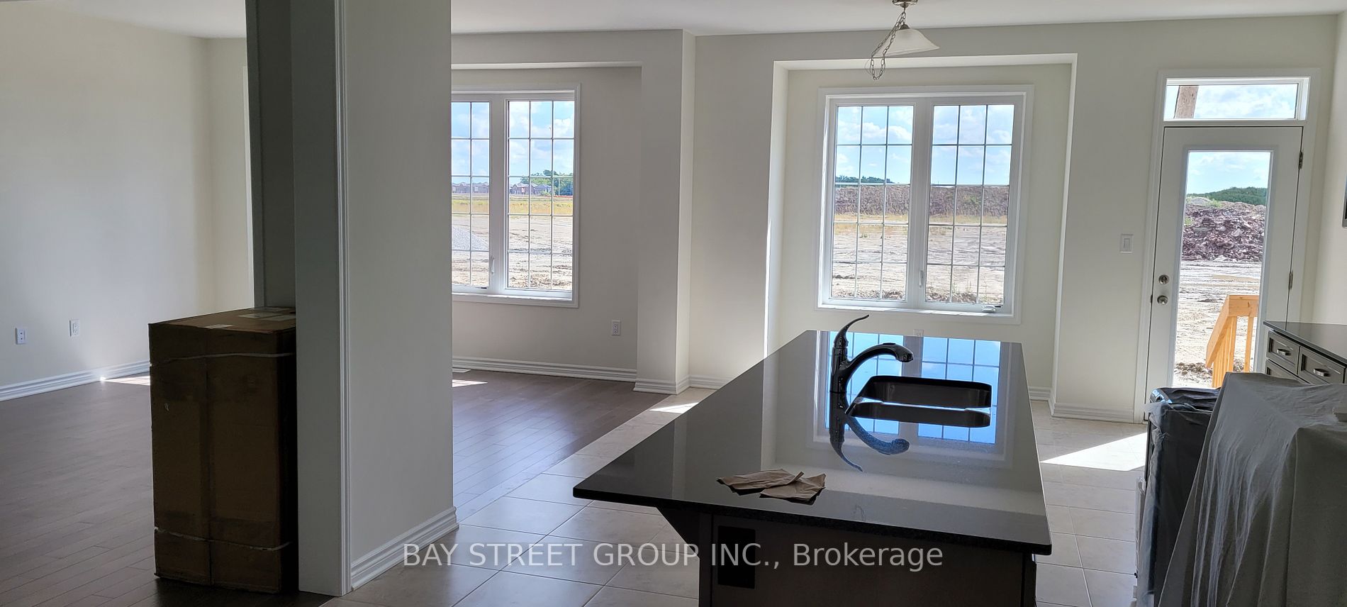 33 Eberly Woods Dr