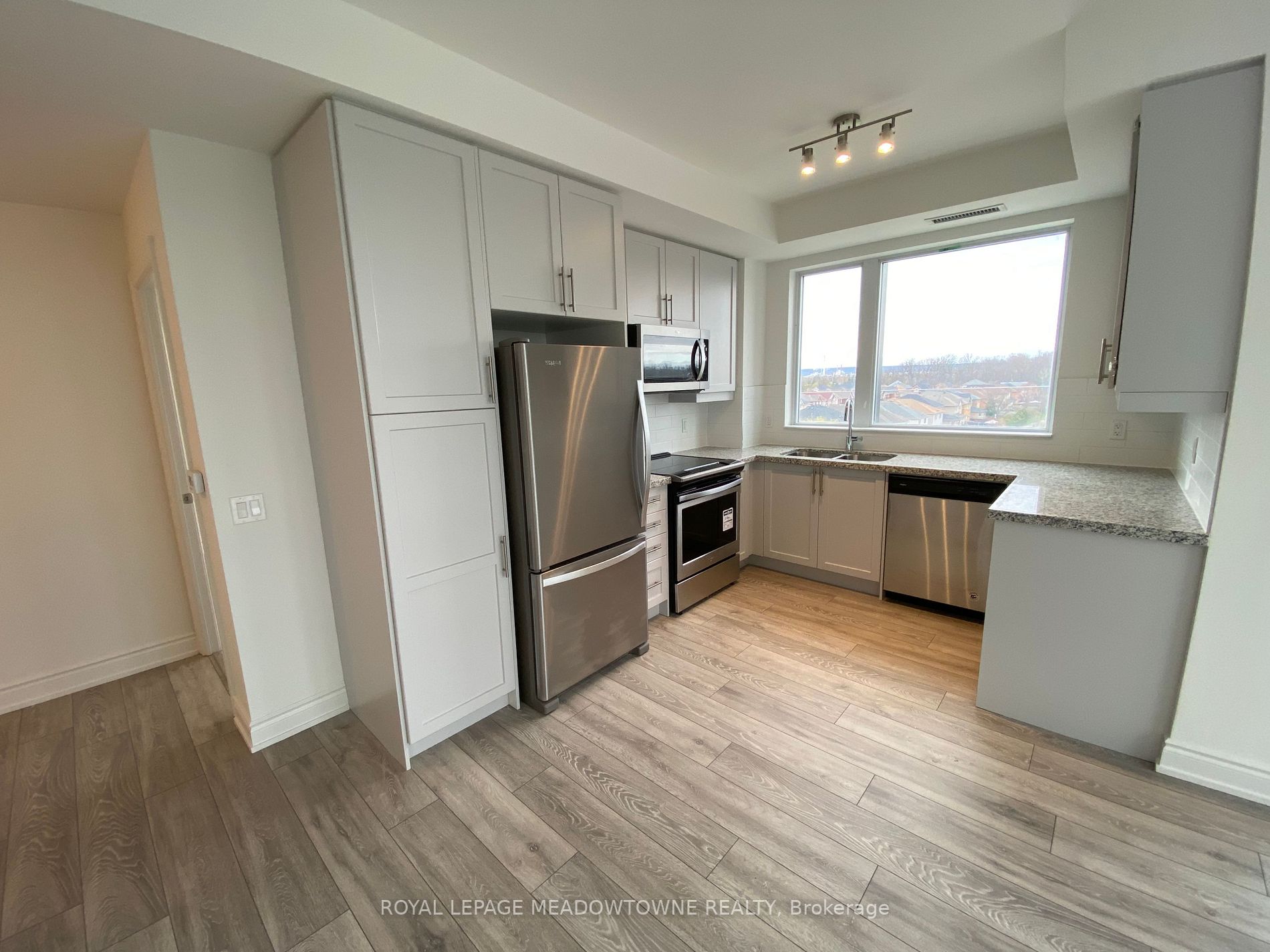 1050 Main St, #511