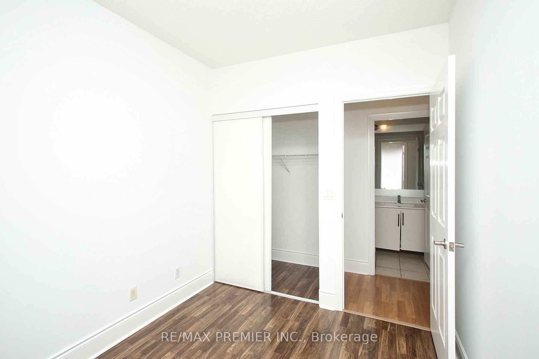 310 Burnhamthorpe Rd, #Ph3