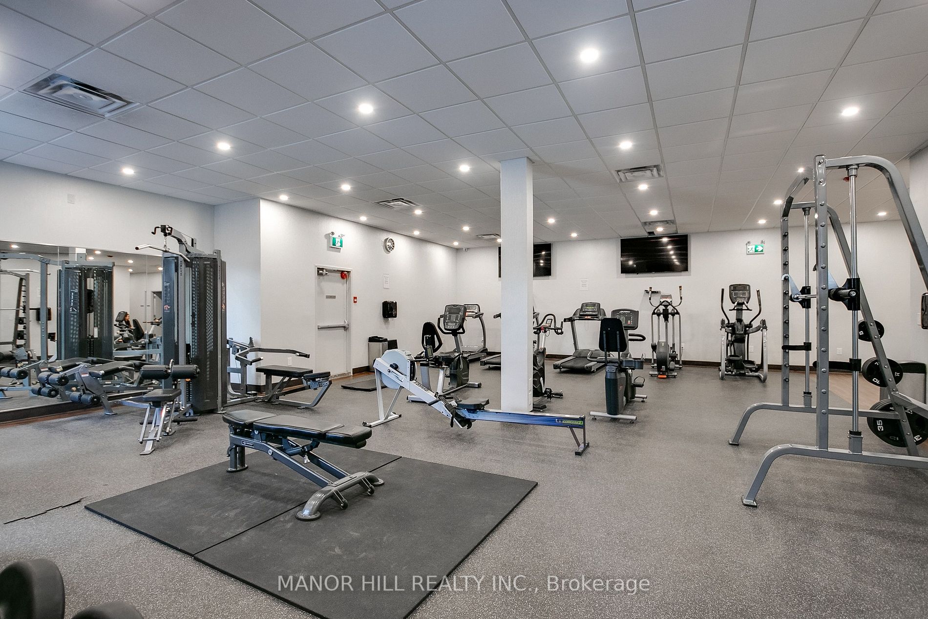 812 Burnhamthorpe Rd, #605