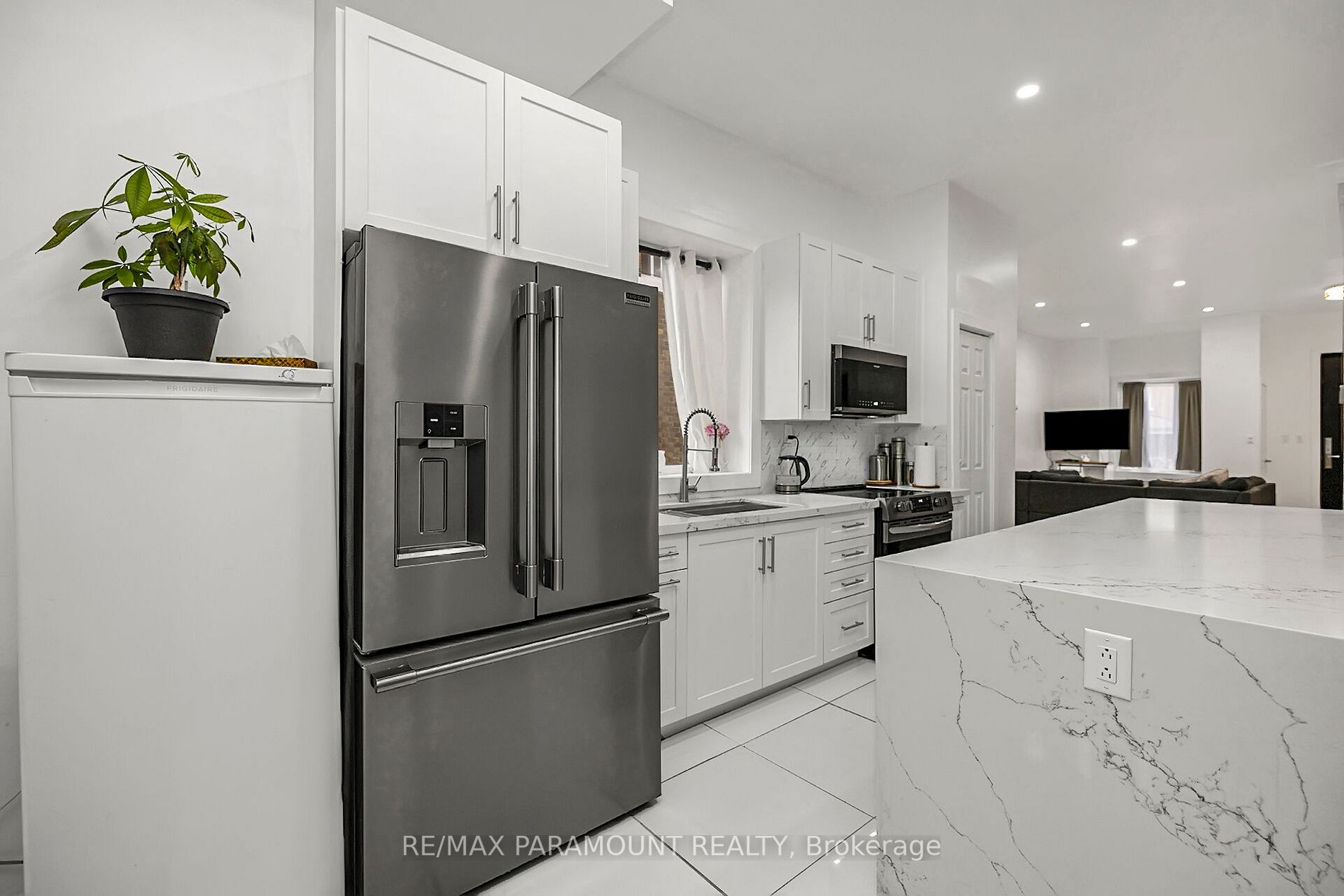 121 Mulock Ave