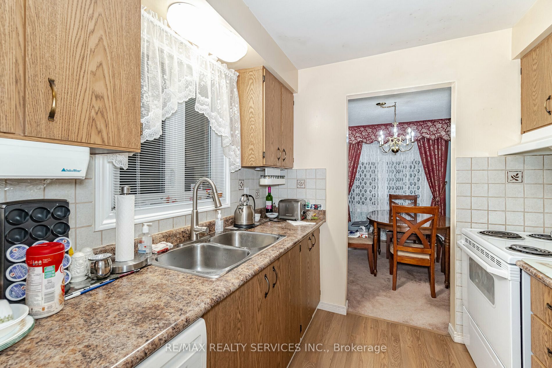 5 Greenleaf Cres