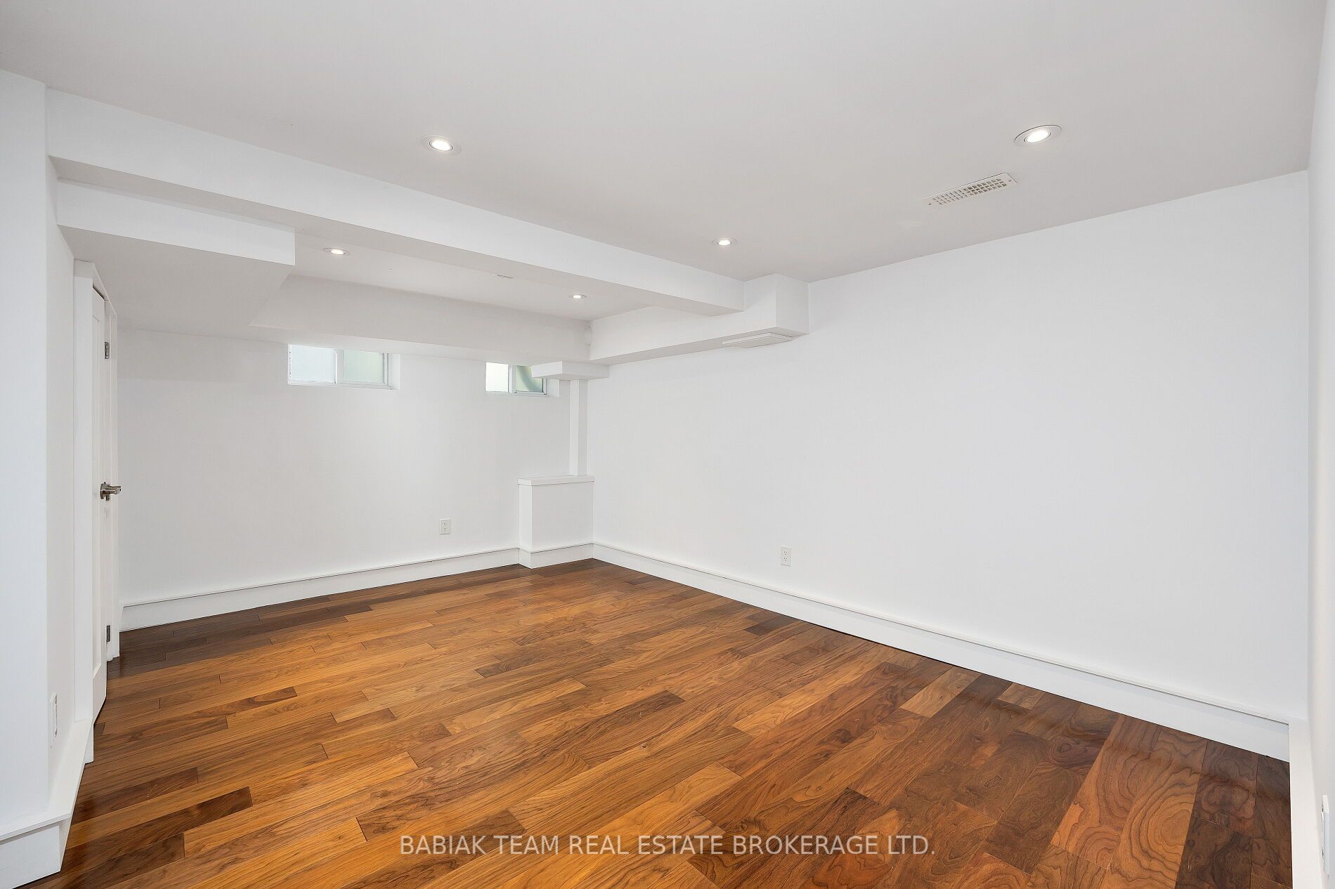 72 Ellis Park Rd