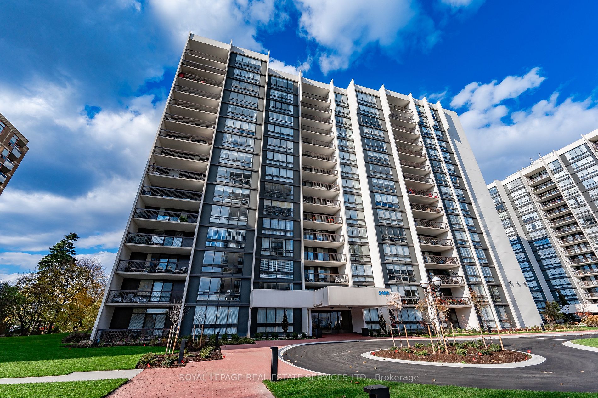 2185 Marine Dr S, #301