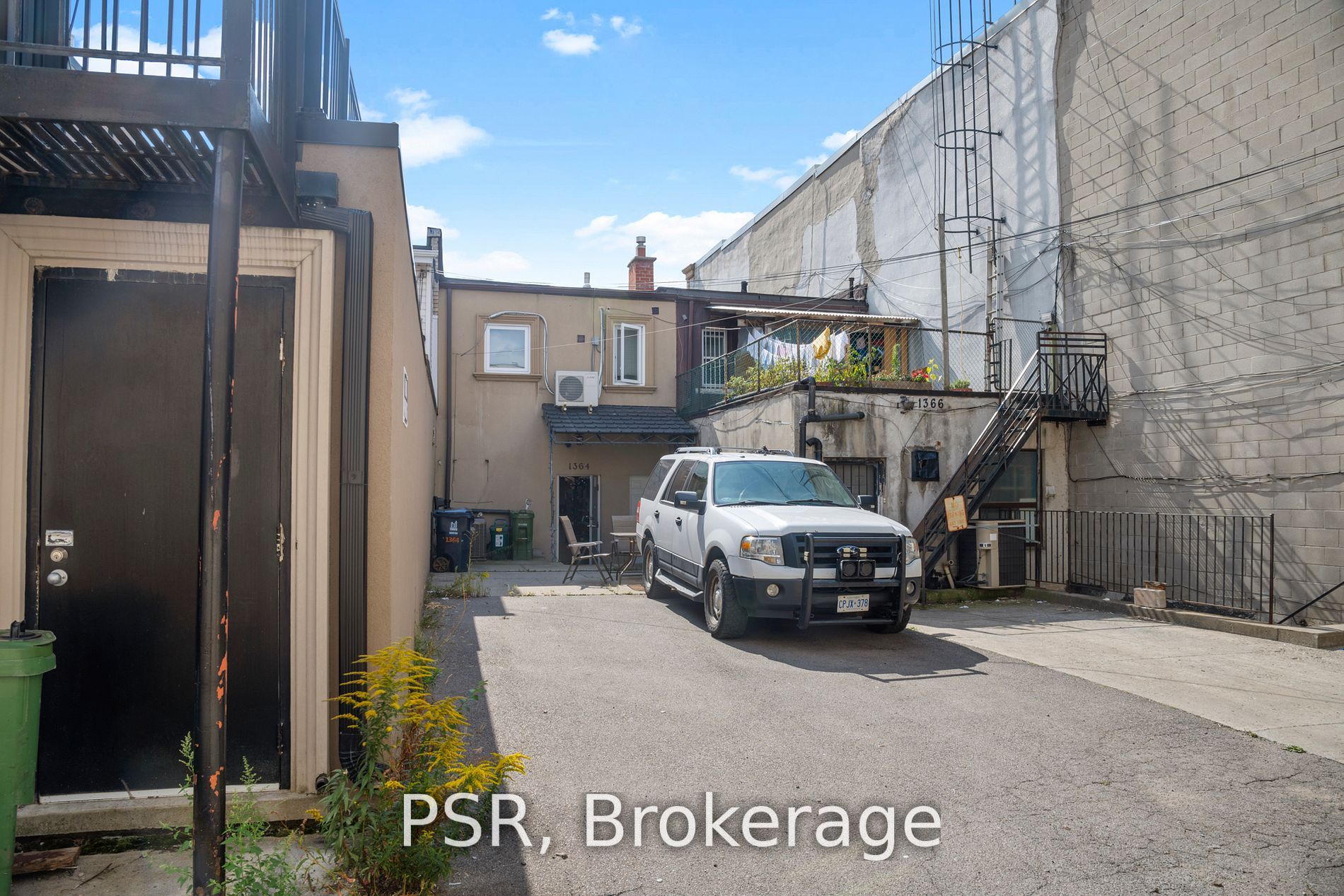 1364 St Clair St W