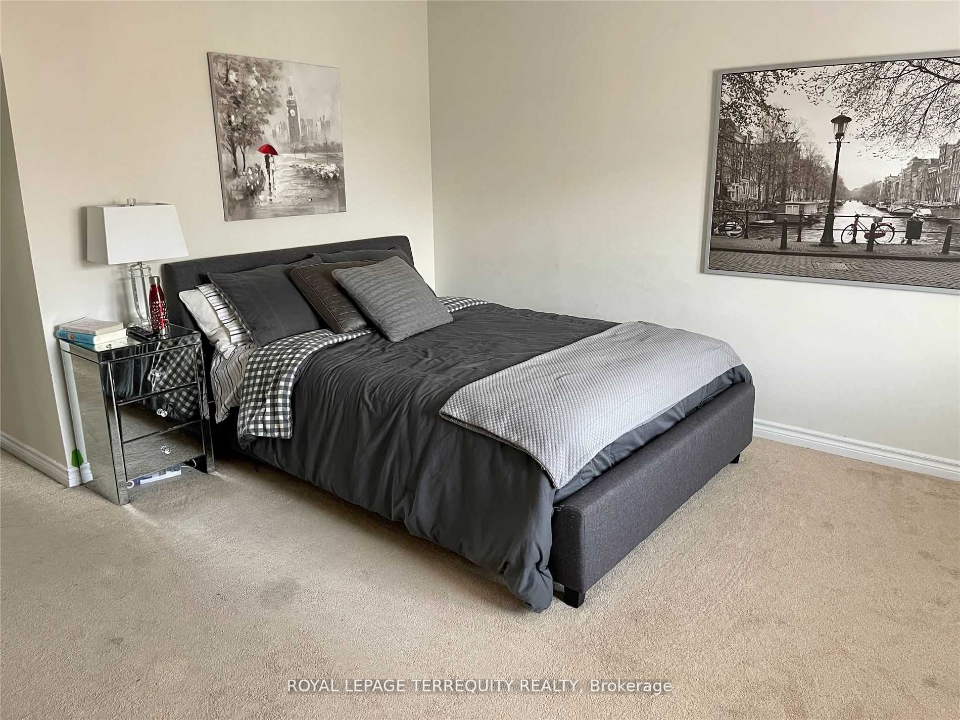 903 Penson Cres