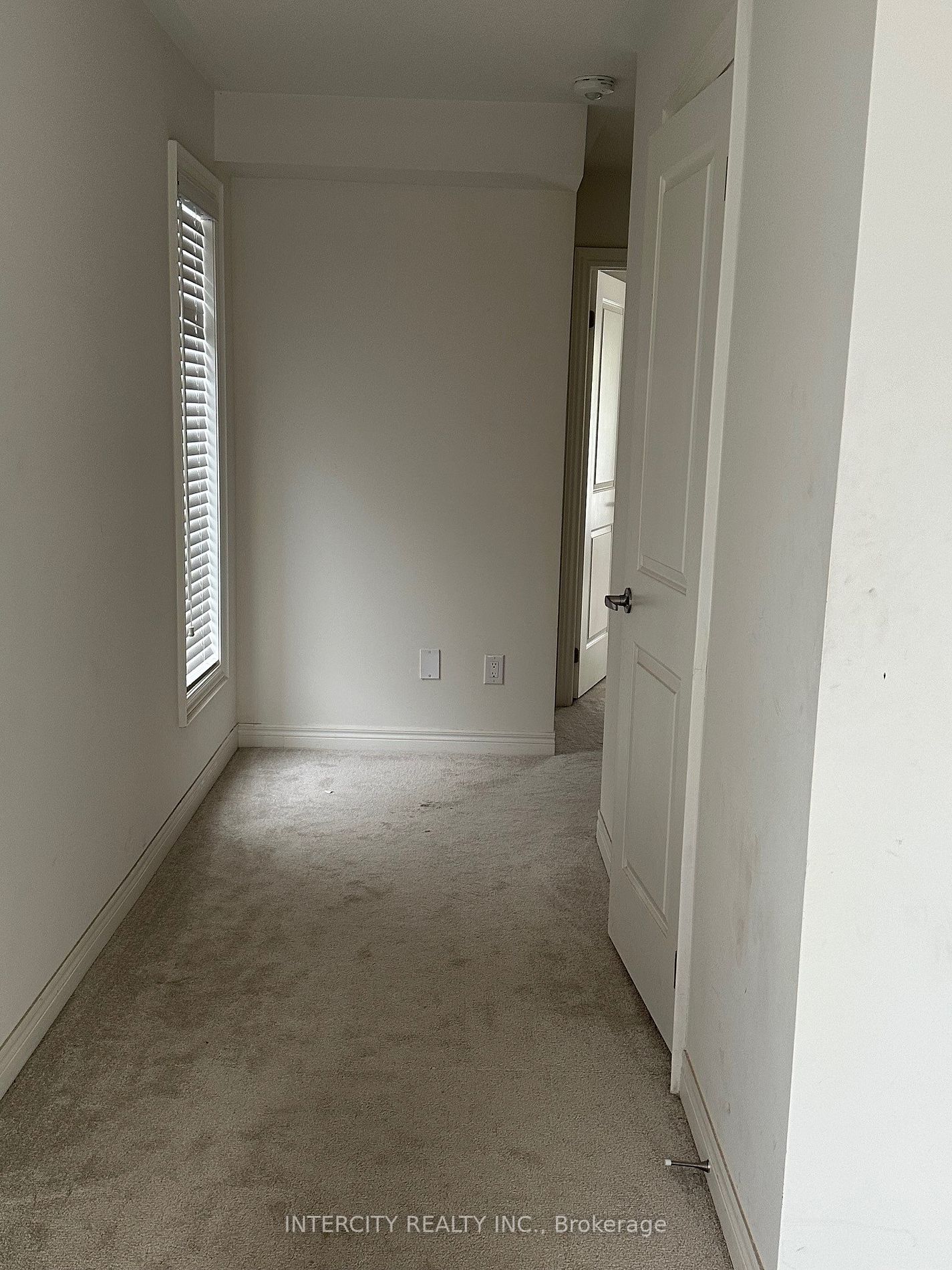 1 Queenpost Dr, #Upper