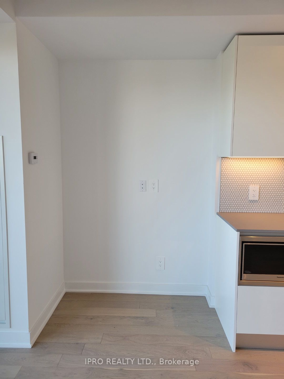 2720 Dundas St W, #415
