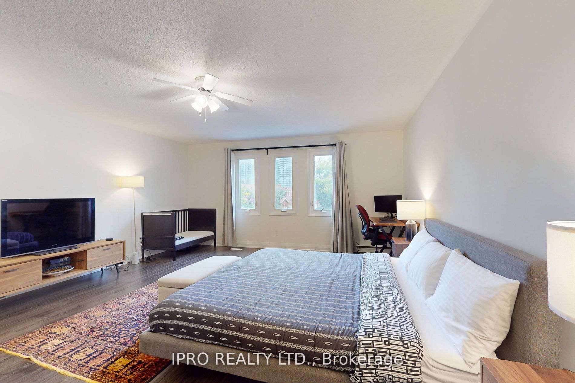2330 Credit Valley Rd