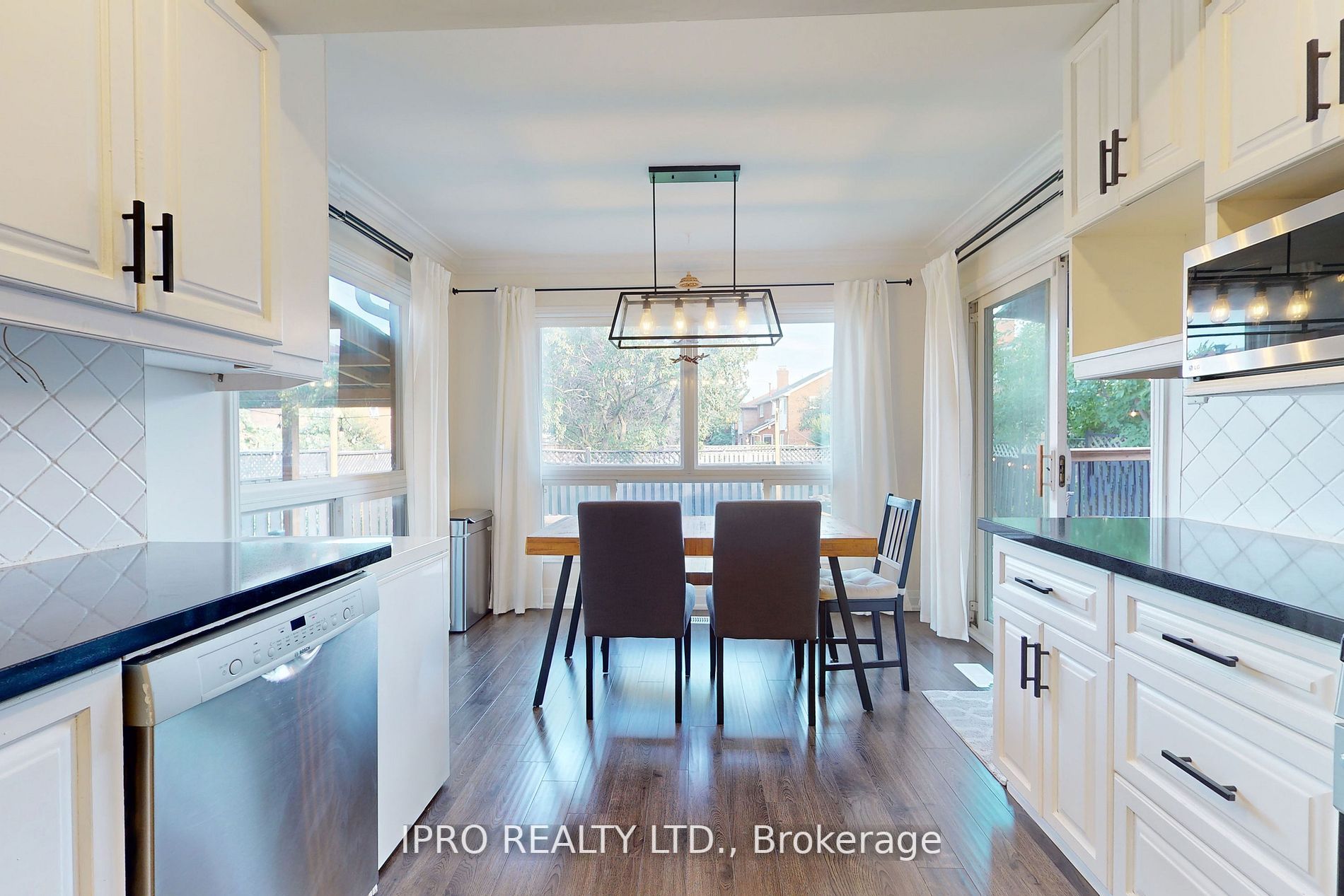 2330 Credit Valley Rd