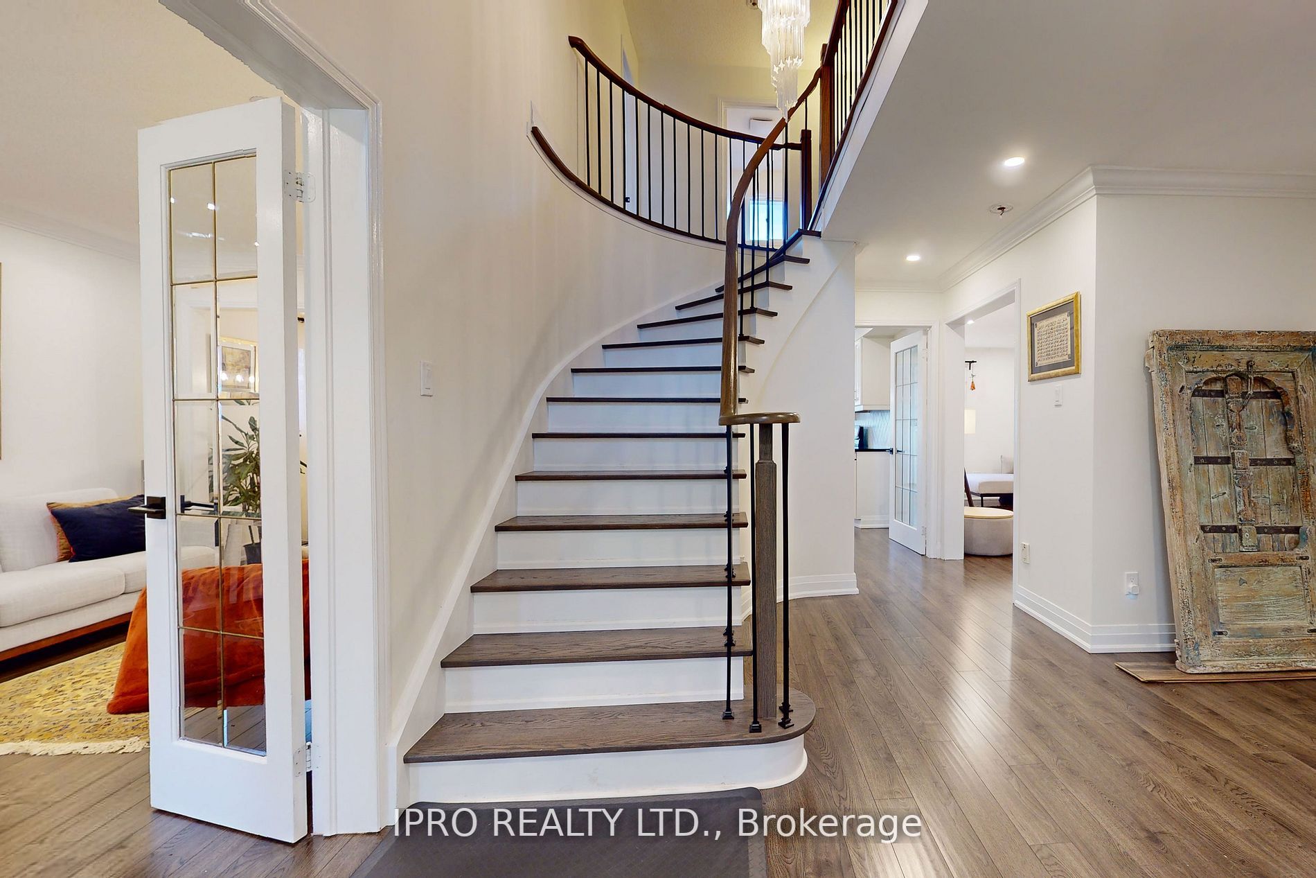 2330 Credit Valley Rd