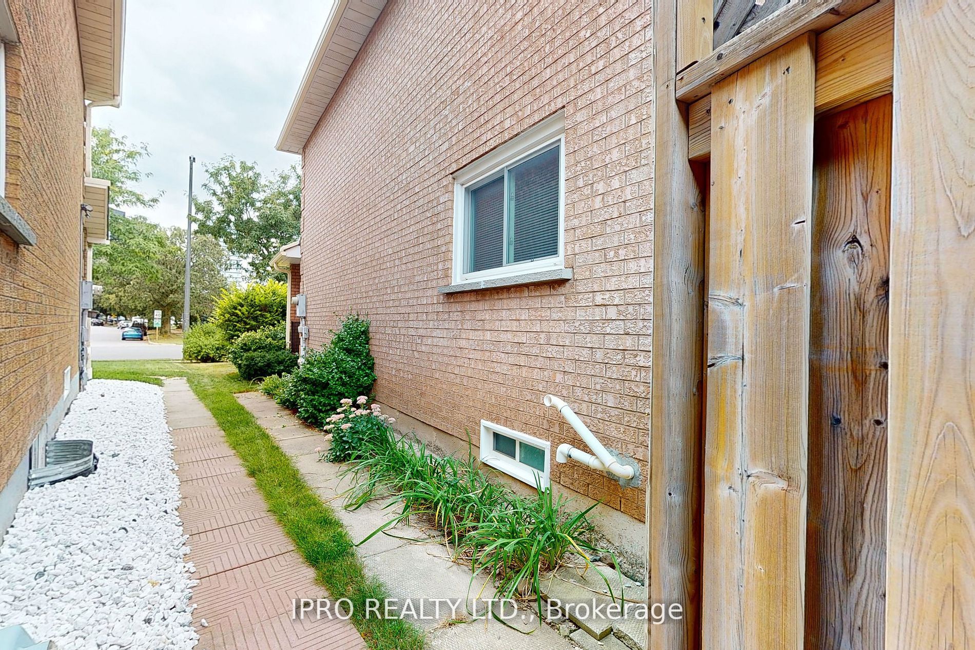 2330 Credit Valley Rd