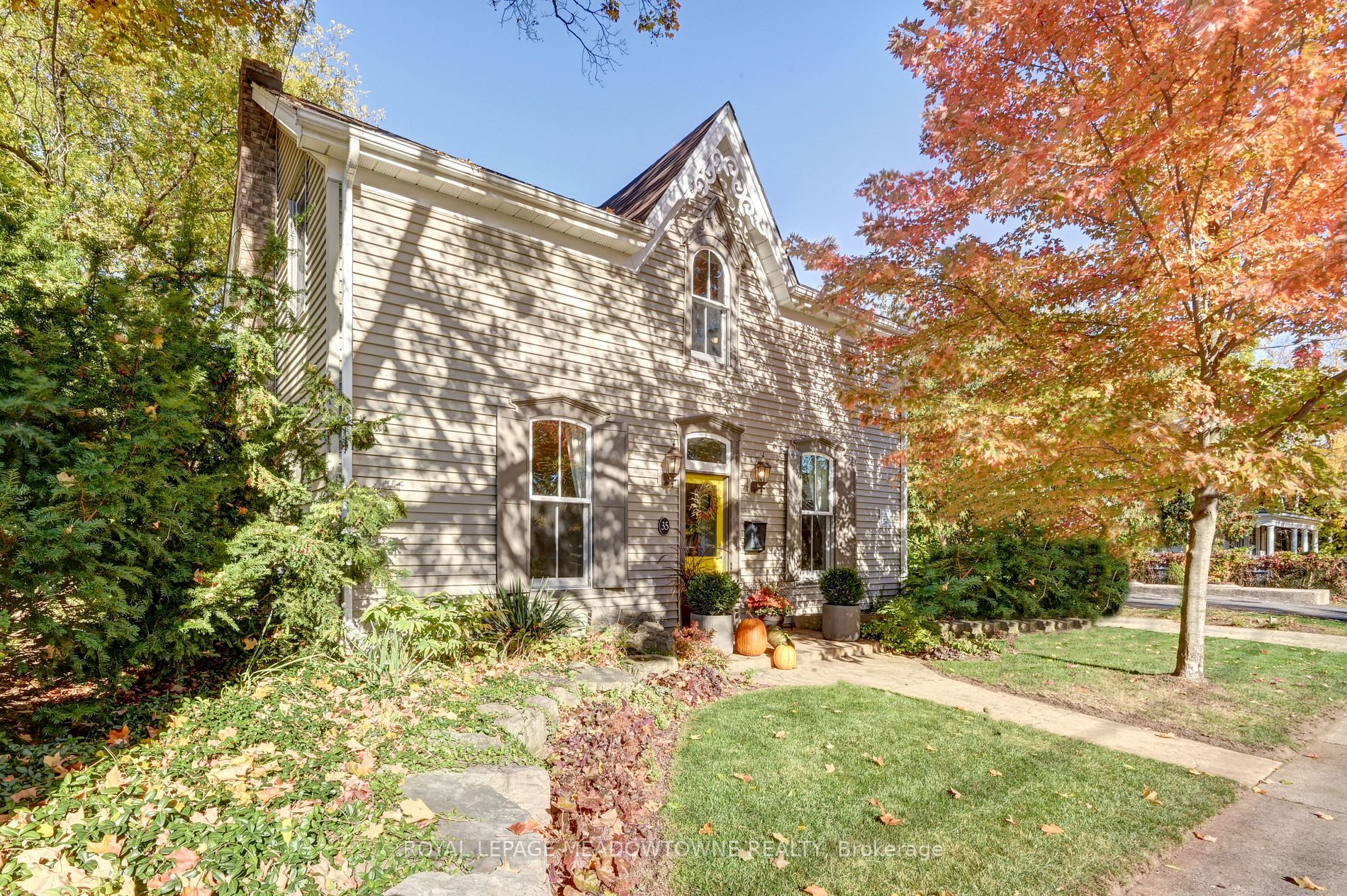 35 Mary St