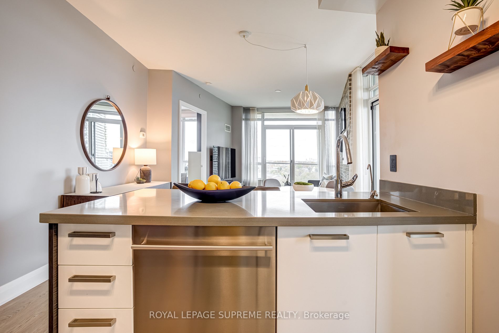 36 Park Lawn Rd, #1105