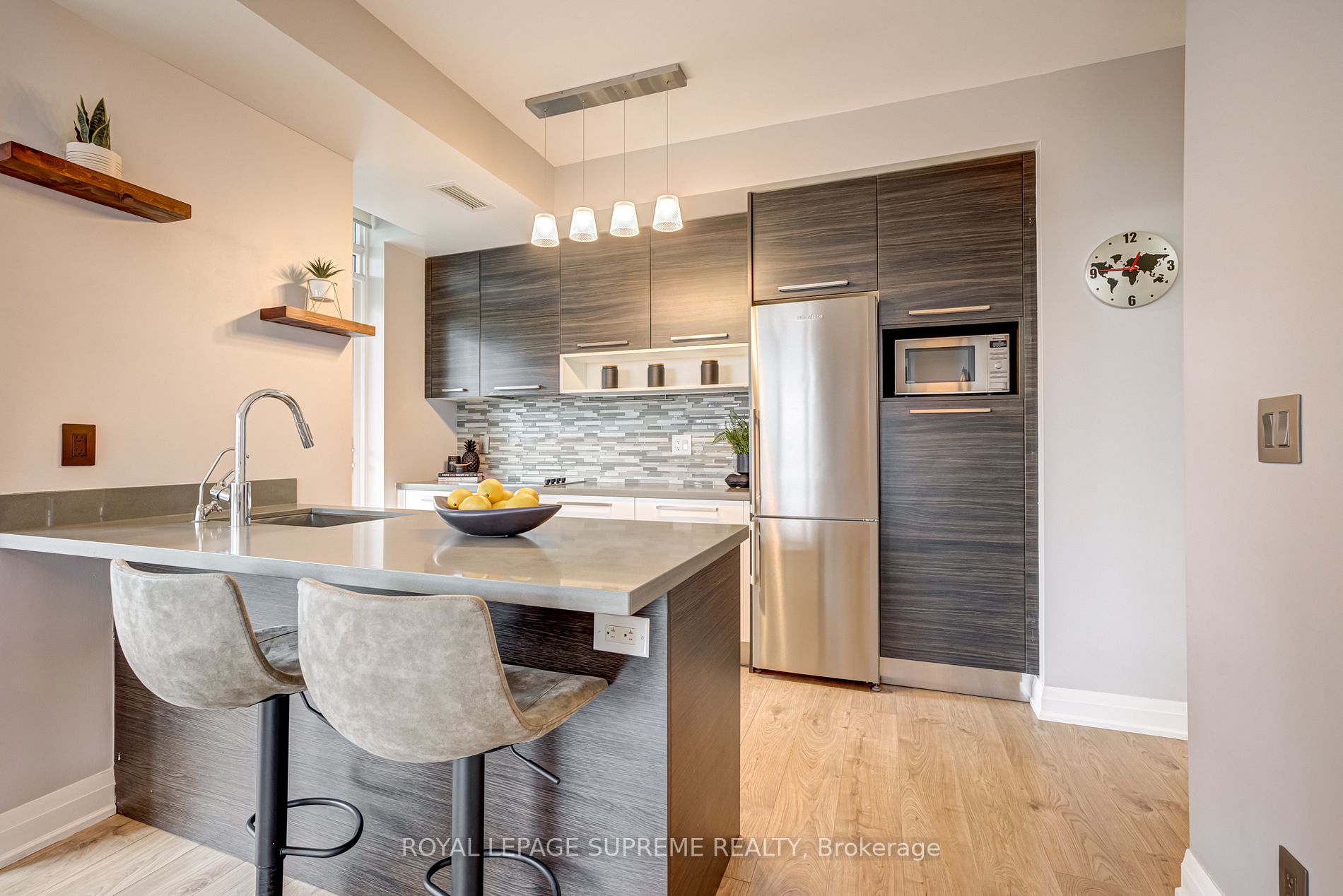 36 Park Lawn Rd, #1105
