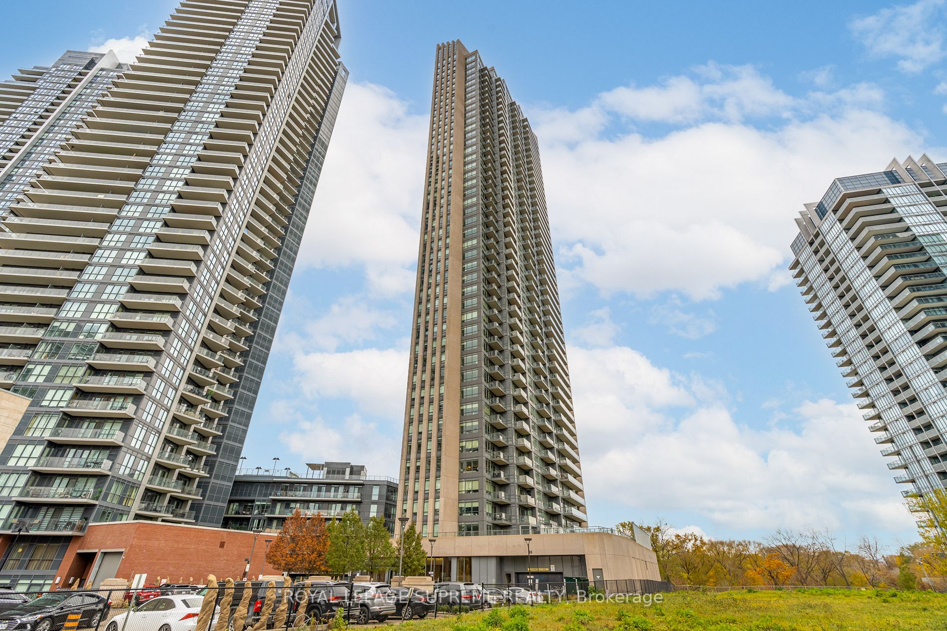 36 Park Lawn Rd, #1105