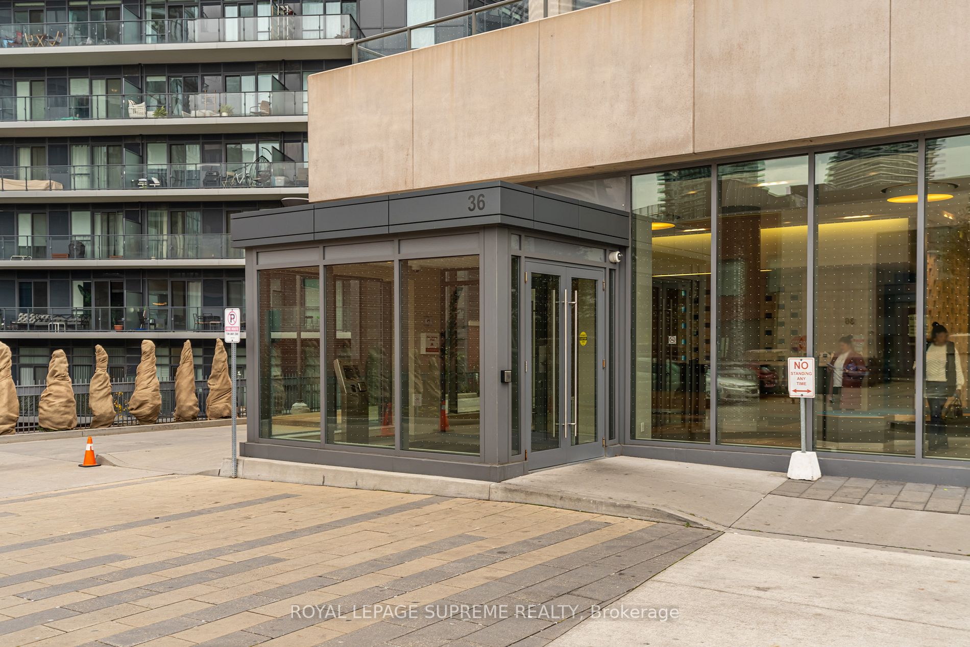 36 Park Lawn Rd, #1105