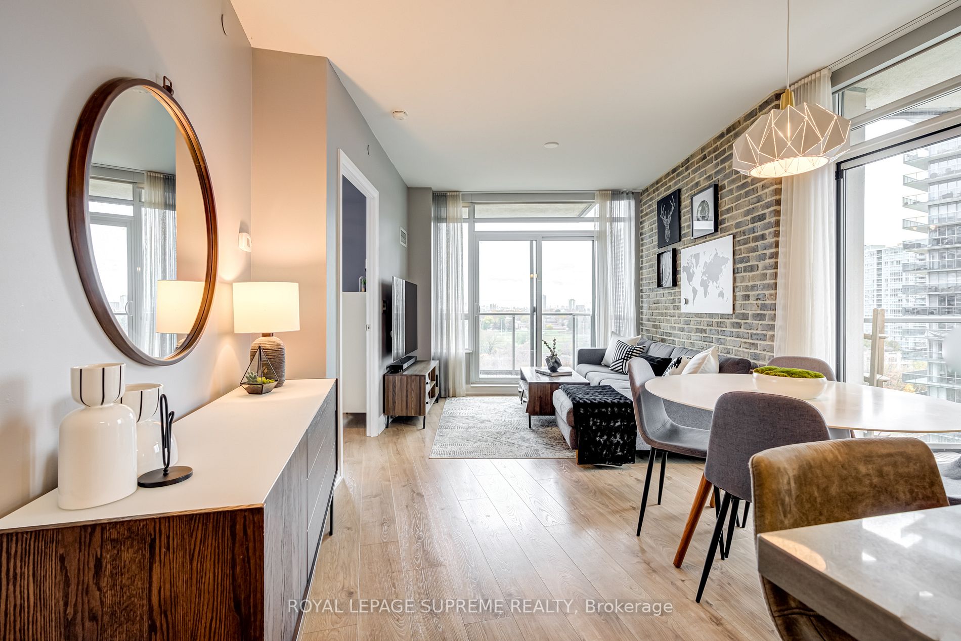 36 Park Lawn Rd, #1105