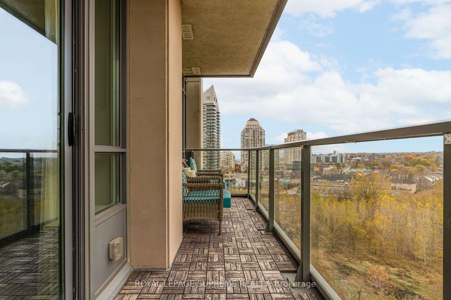 36 Park Lawn Rd, #1105