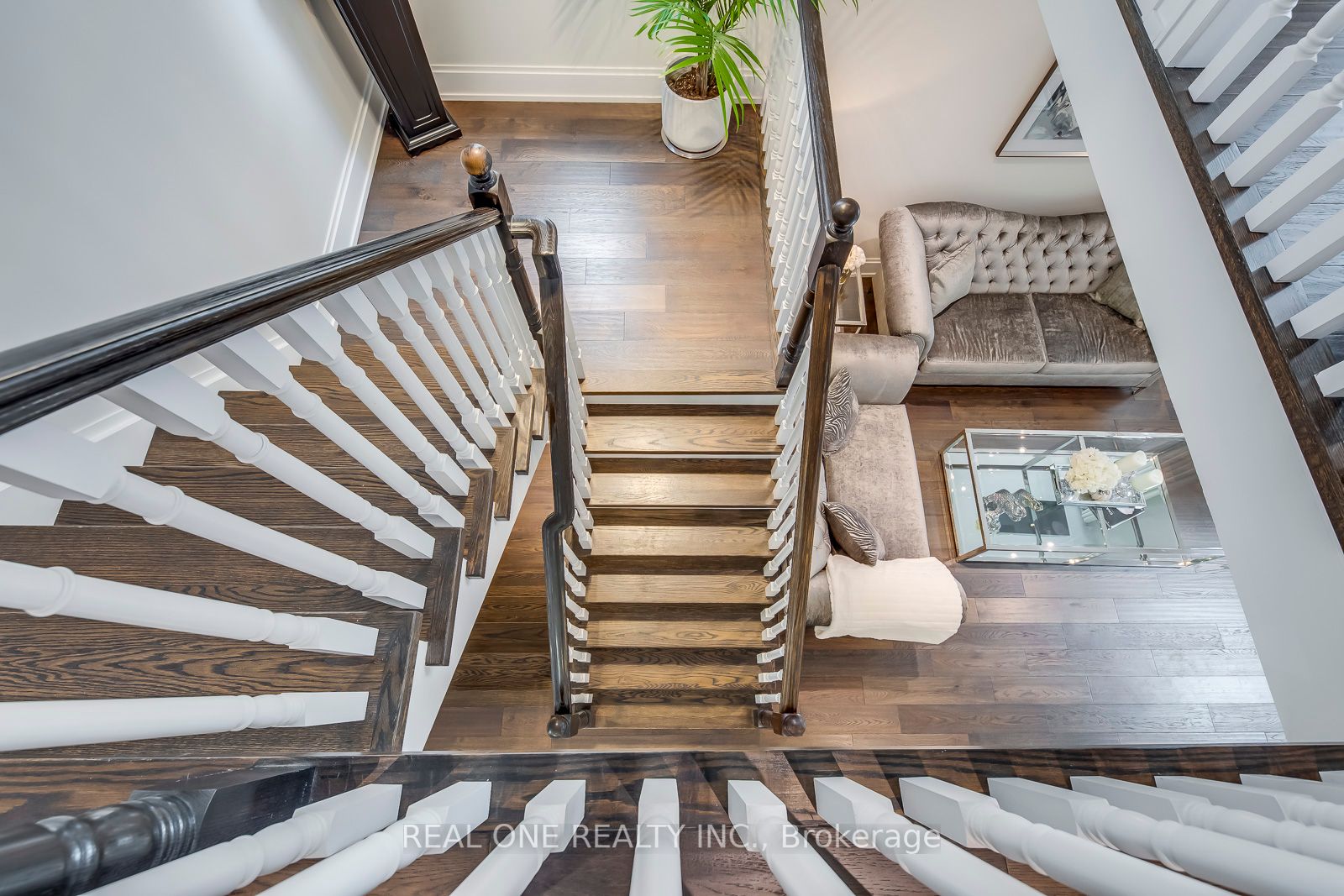 1169 Jezero Cres