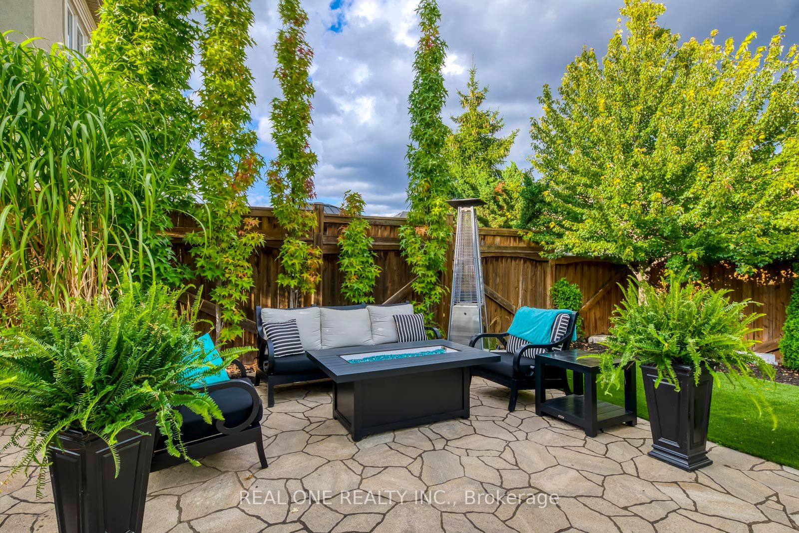 1169 Jezero Cres