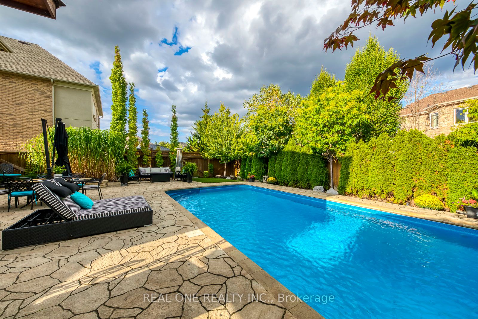 1169 Jezero Cres