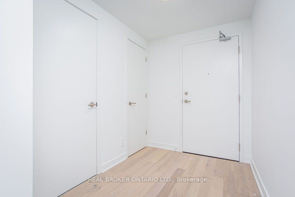 2720 Dundas St W, #305