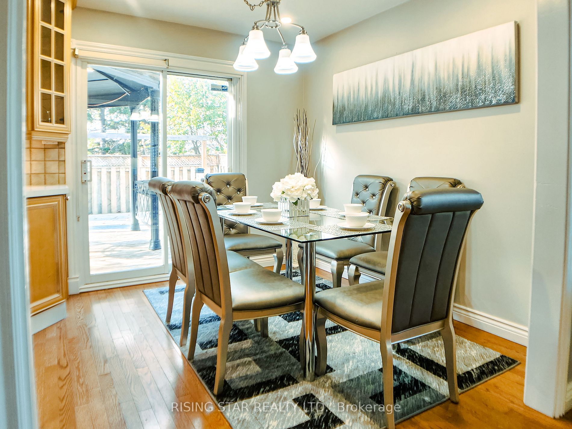 324 Woodlawn Cres